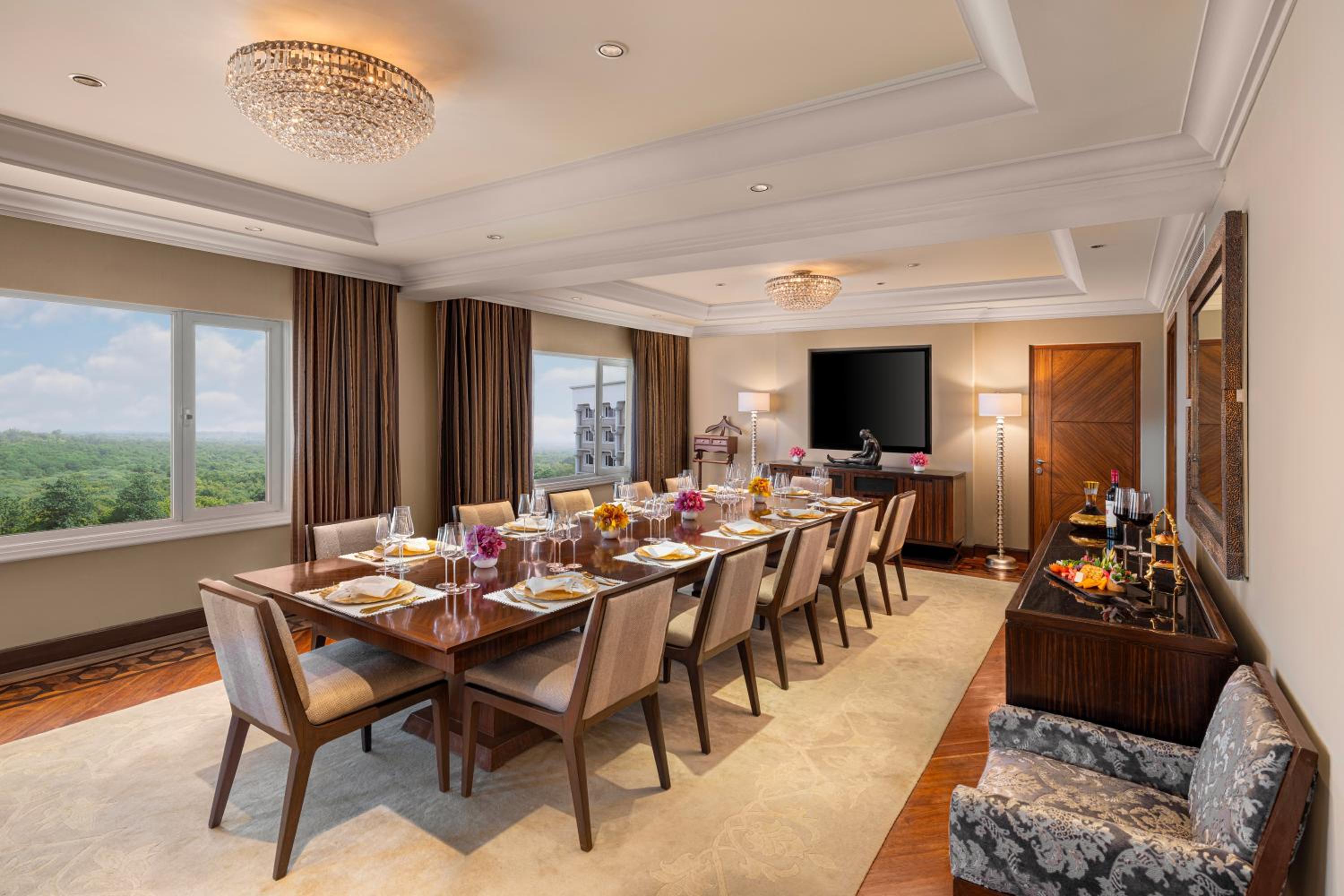 Presidential Suite King Bed Pool View