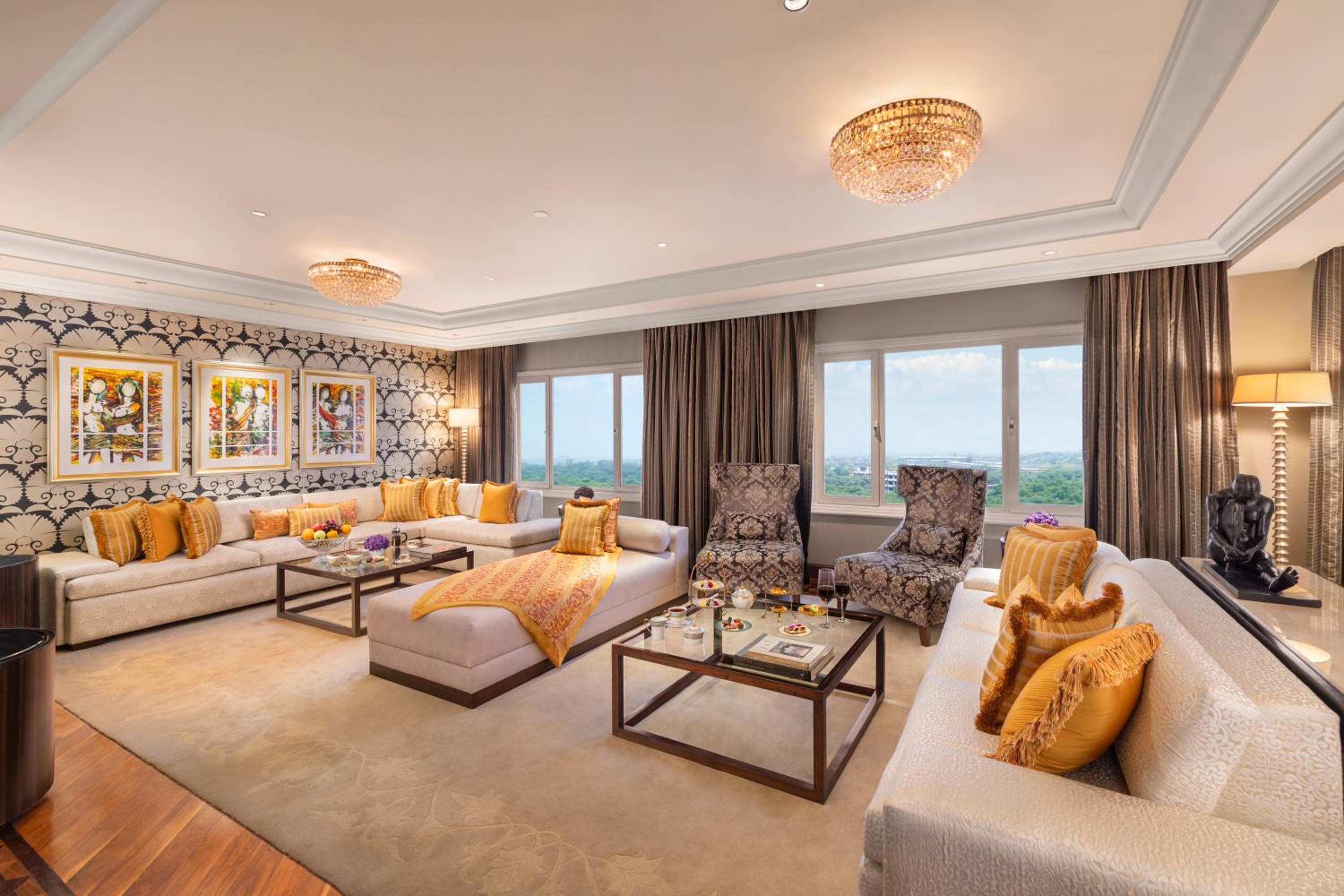 Presidential Suite King Bed Pool View