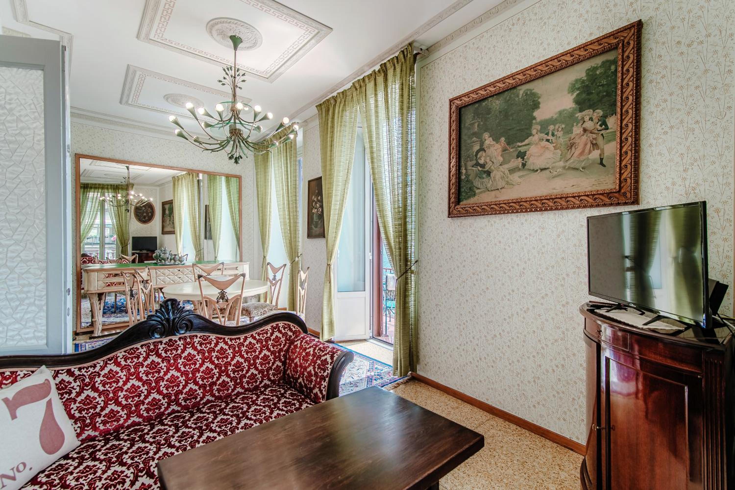 One-Bedroom Apartment
