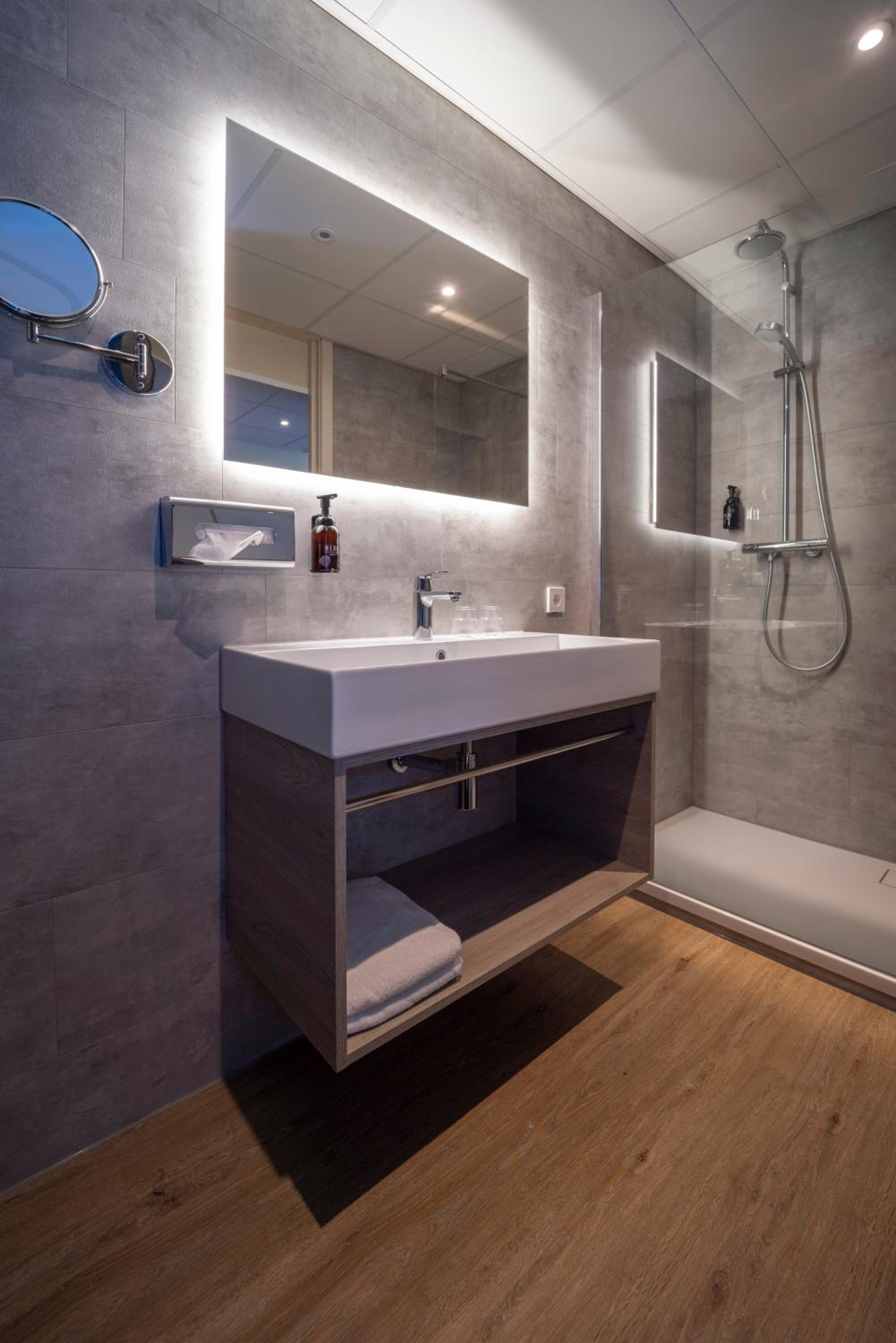 Spacious Comfort Double Room - Photo 5