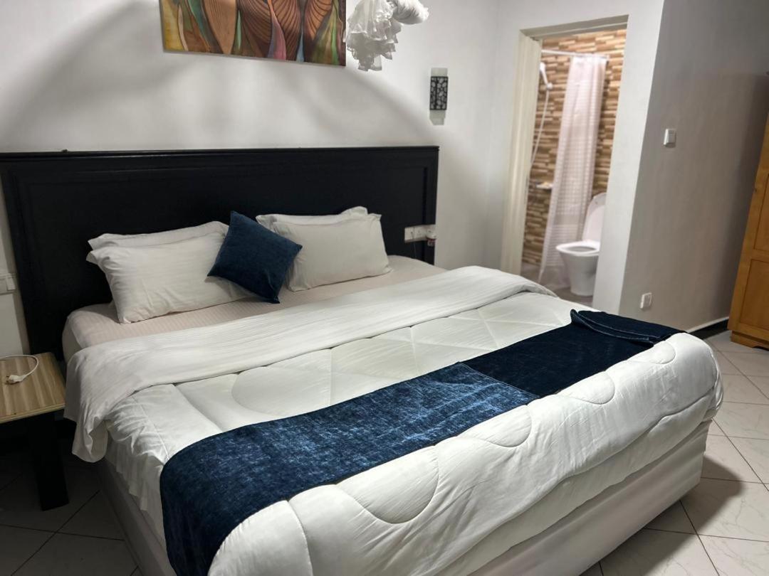 Budget Double Room photo 3