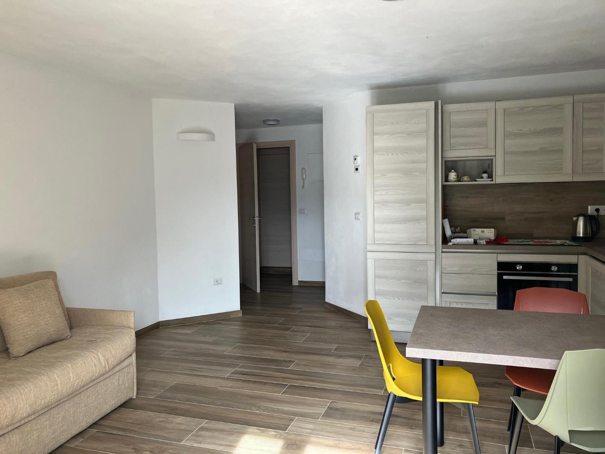 One-Bedroom Apartment photo 1