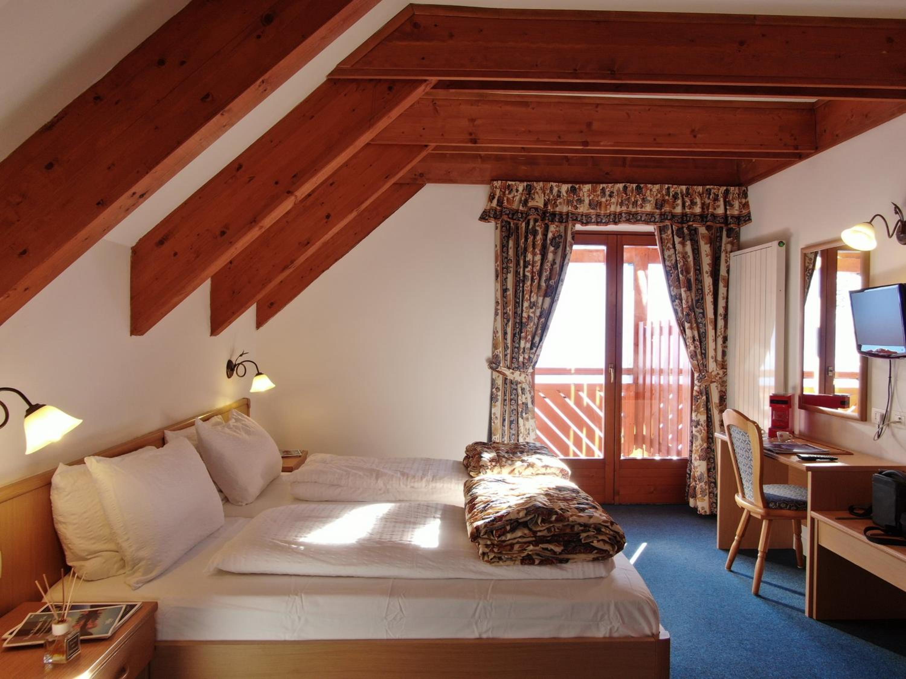 Double or Twin Room - Photo 7