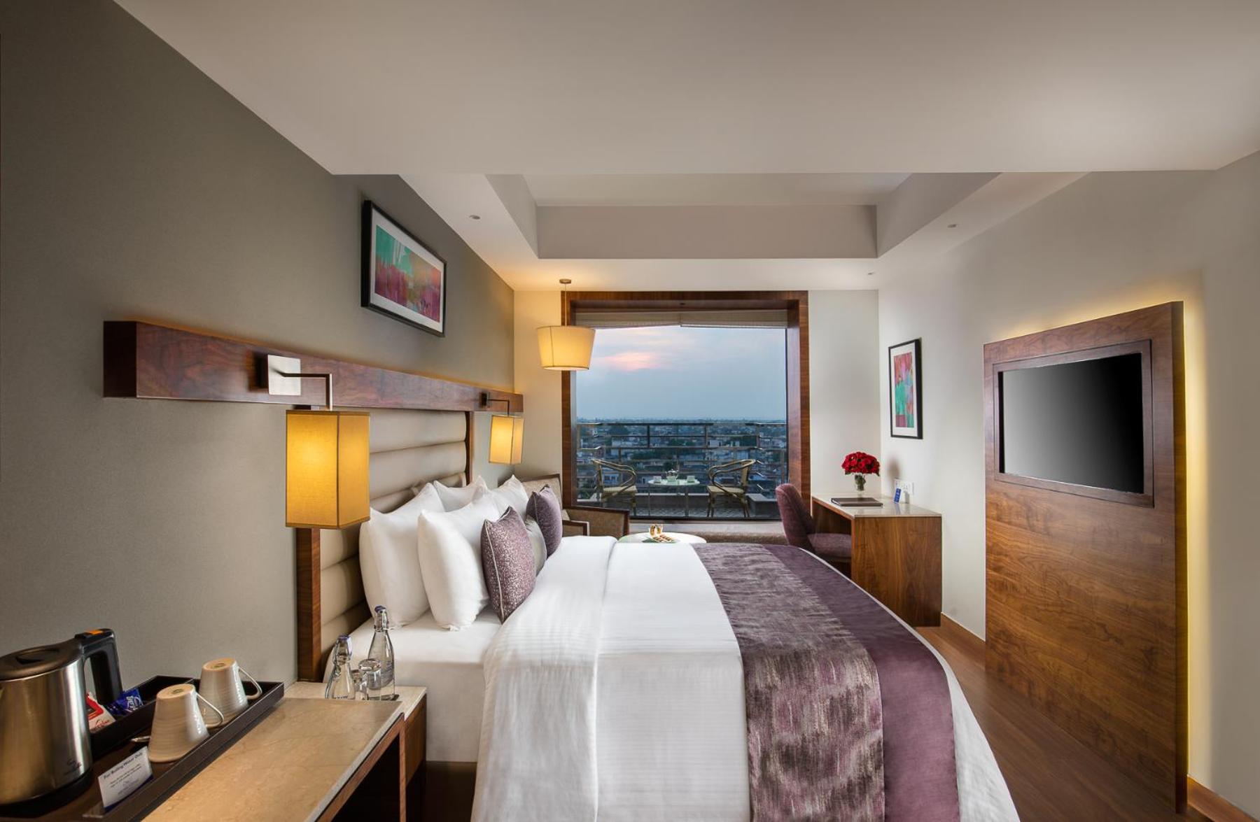 Deluxe Rooms  with One Double Bed - Photo 3