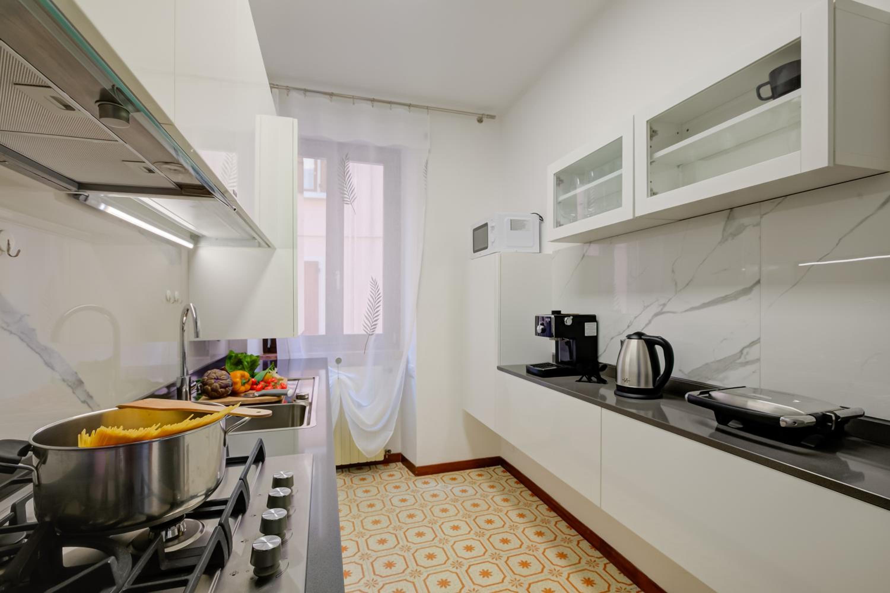Apartment photo 2