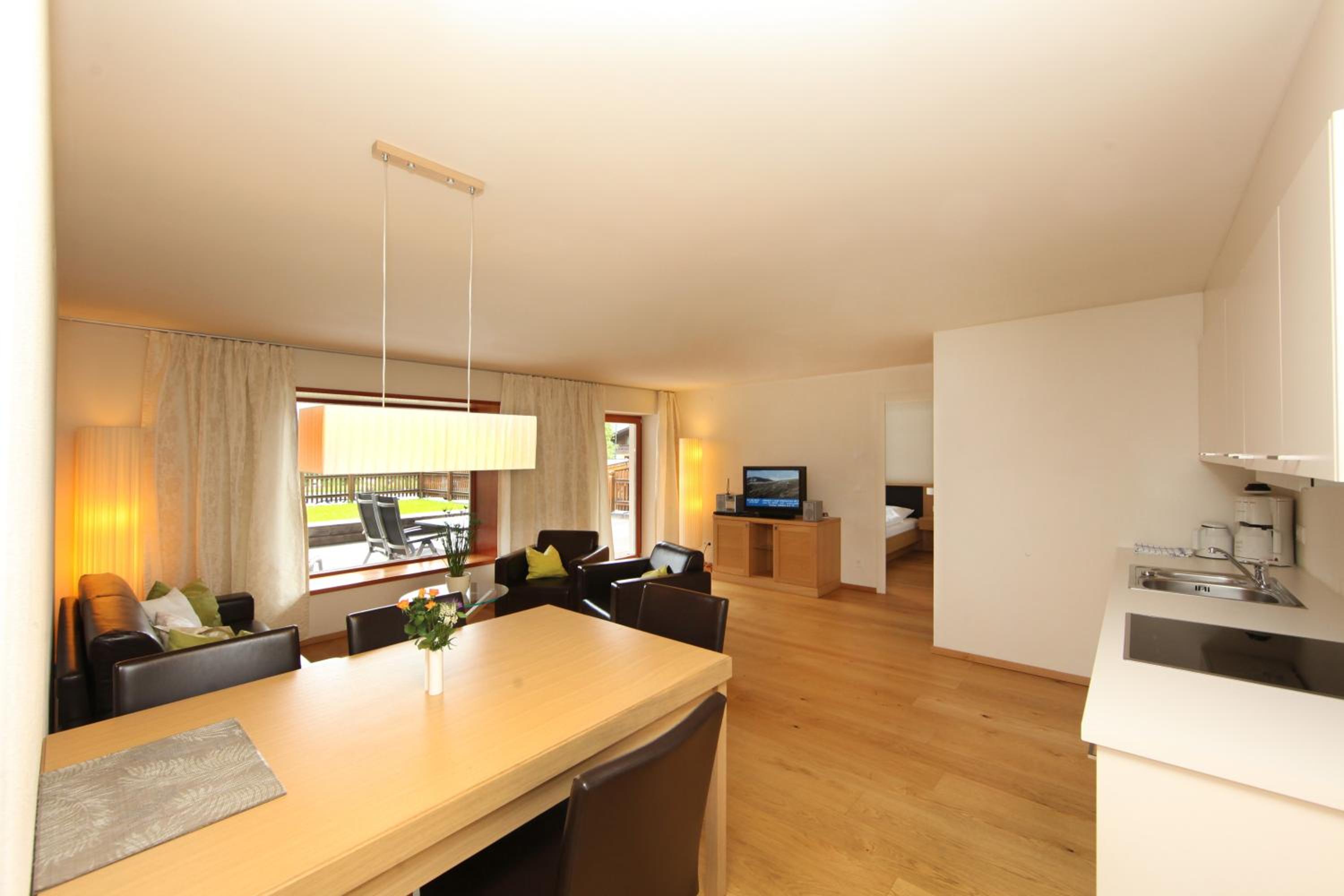 One-Bedroom Apartment with Terrace photo 3