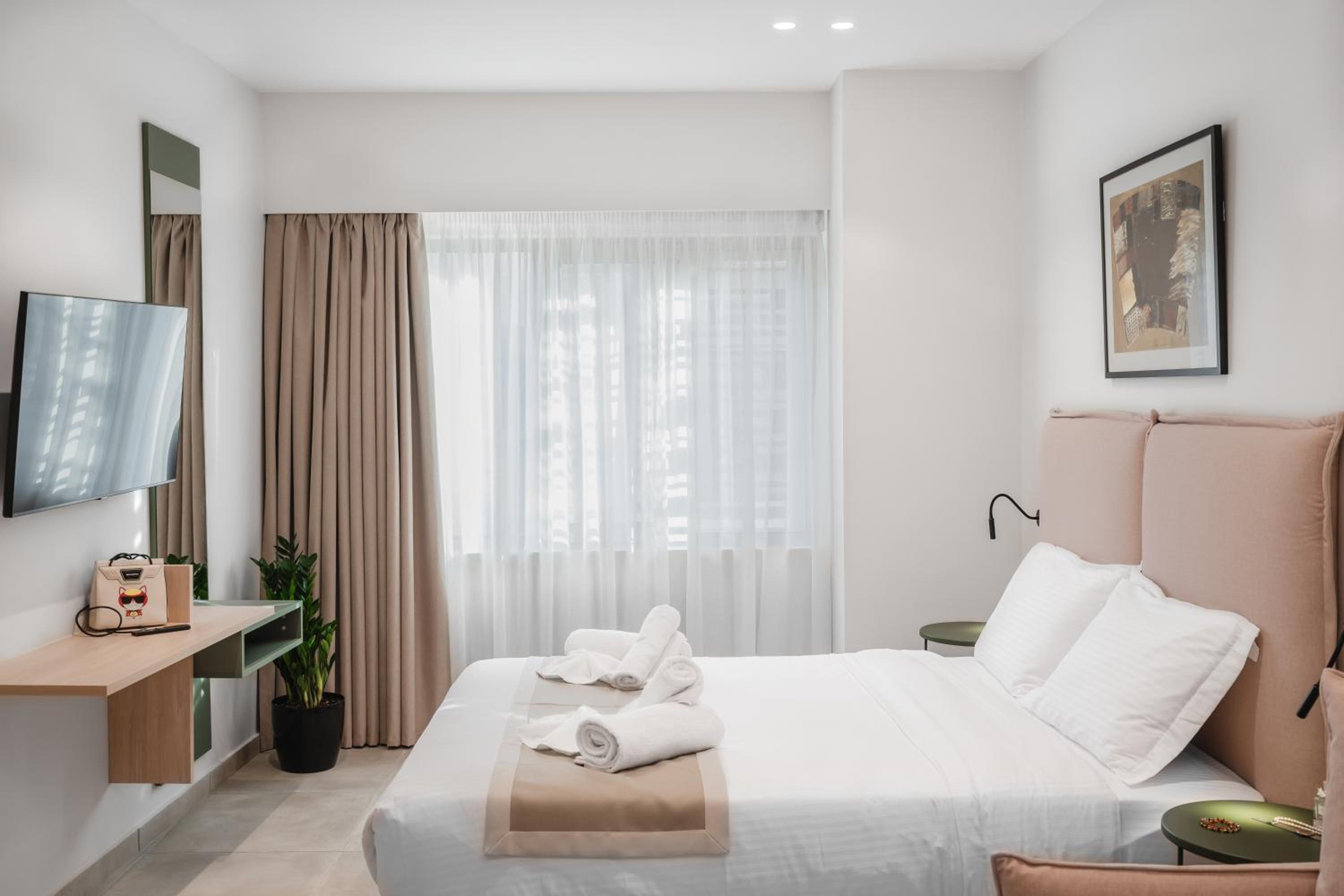 Deluxe Family Suite photo 2