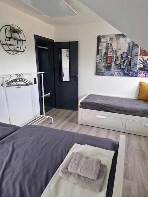 One-Bedroom Apartment photo 2