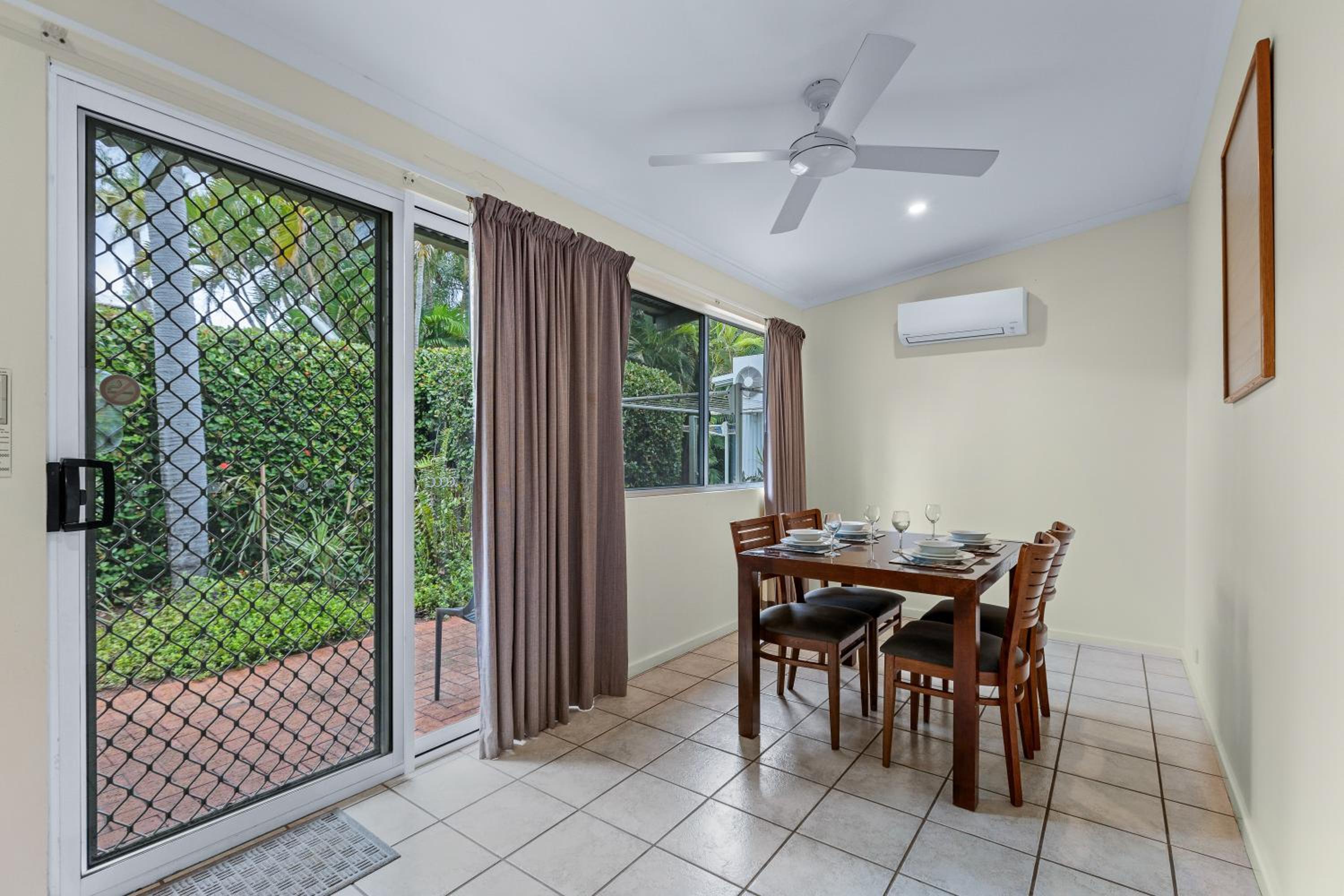 Deluxe One Bedroom Villa photo 3