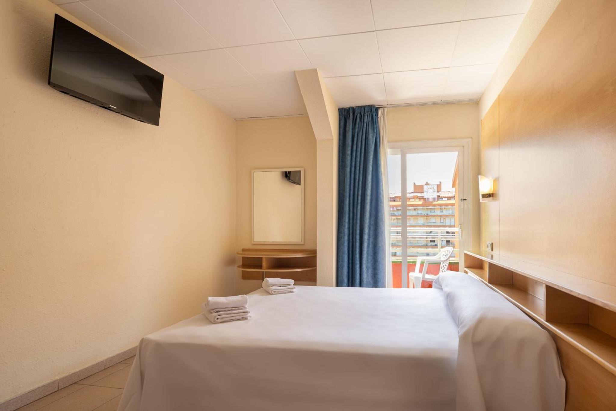 Double or Twin Room - Photo 2