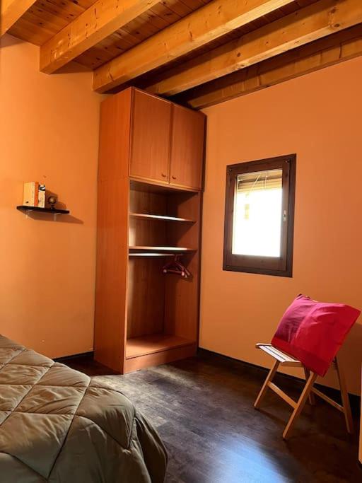 Apartamento de tres habitaciones con vista a la montaña