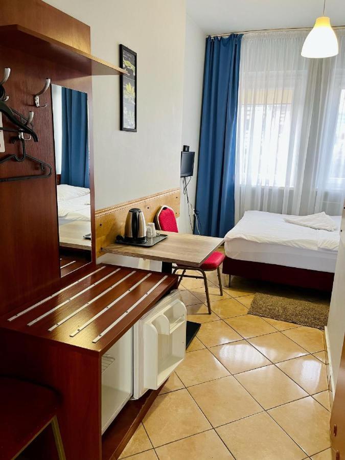 Single Room photo 3