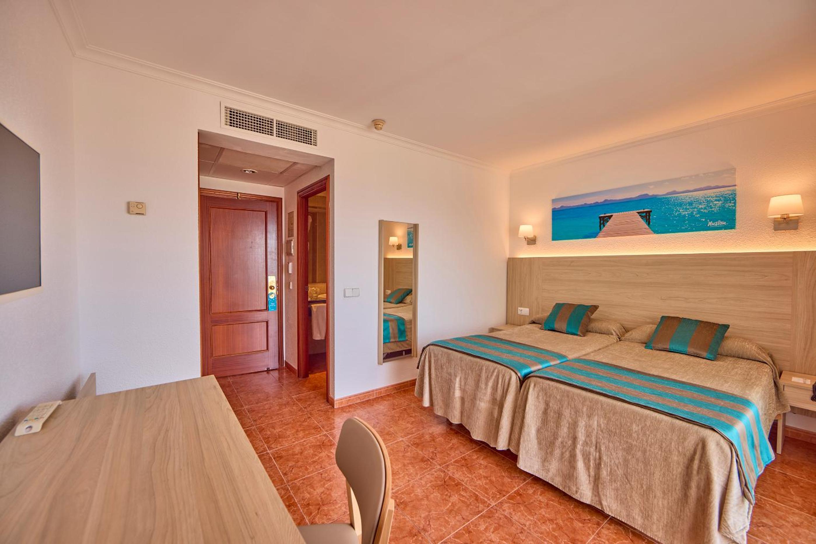 Double Room with Sea View photo 2