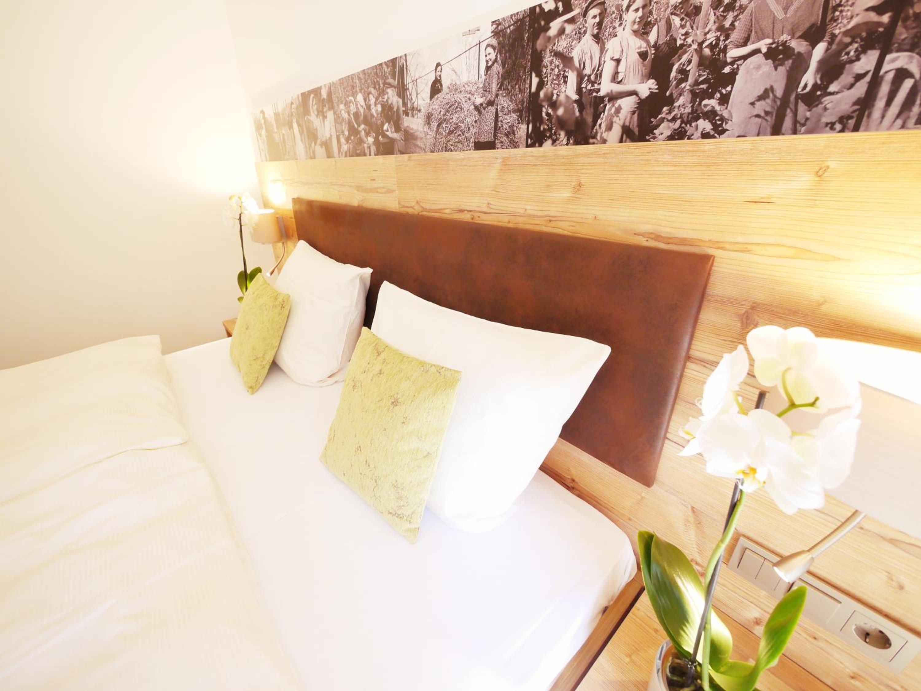 Premium Double Room - Photo 9