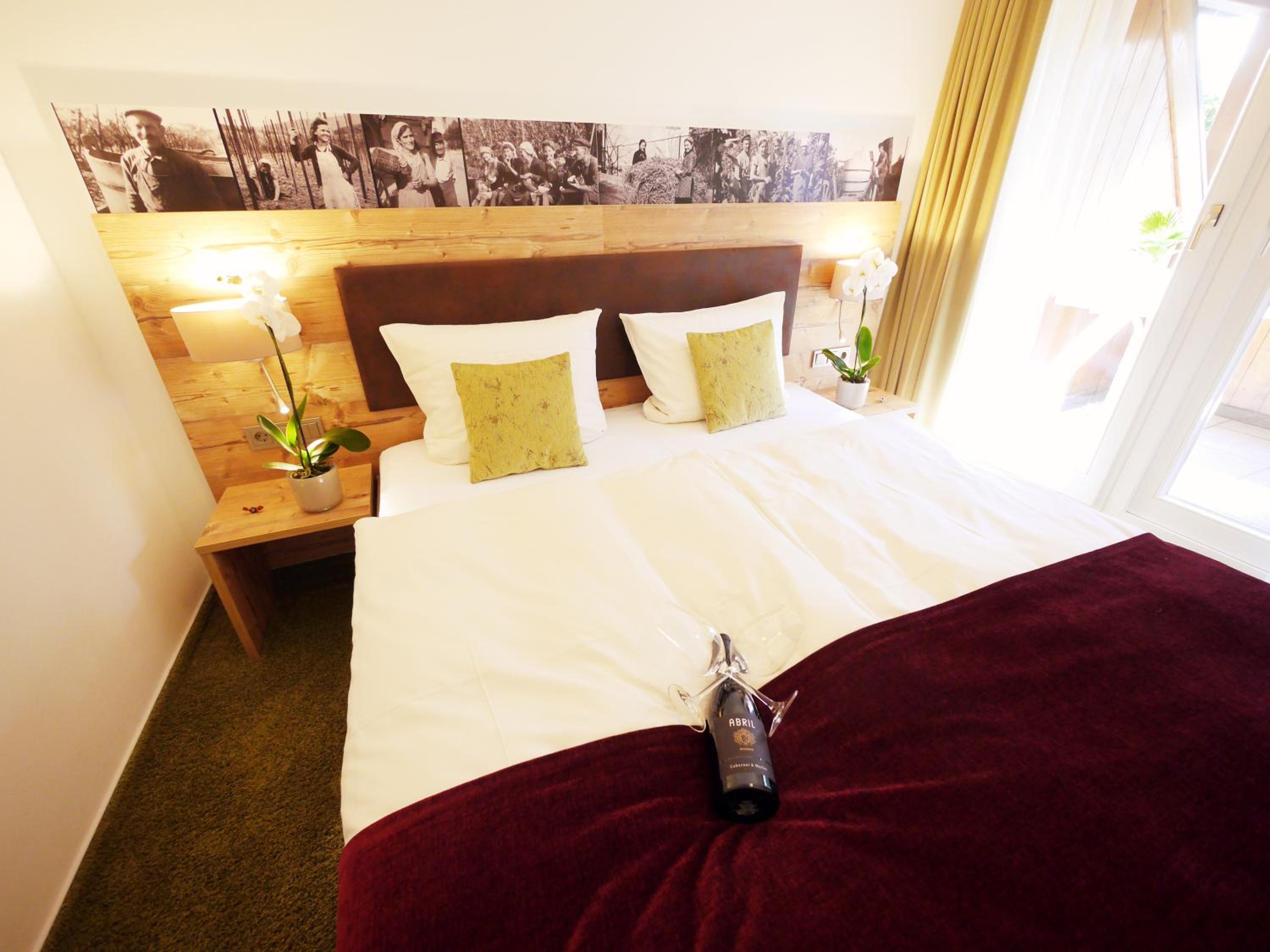 Premium Double Room - Photo 10
