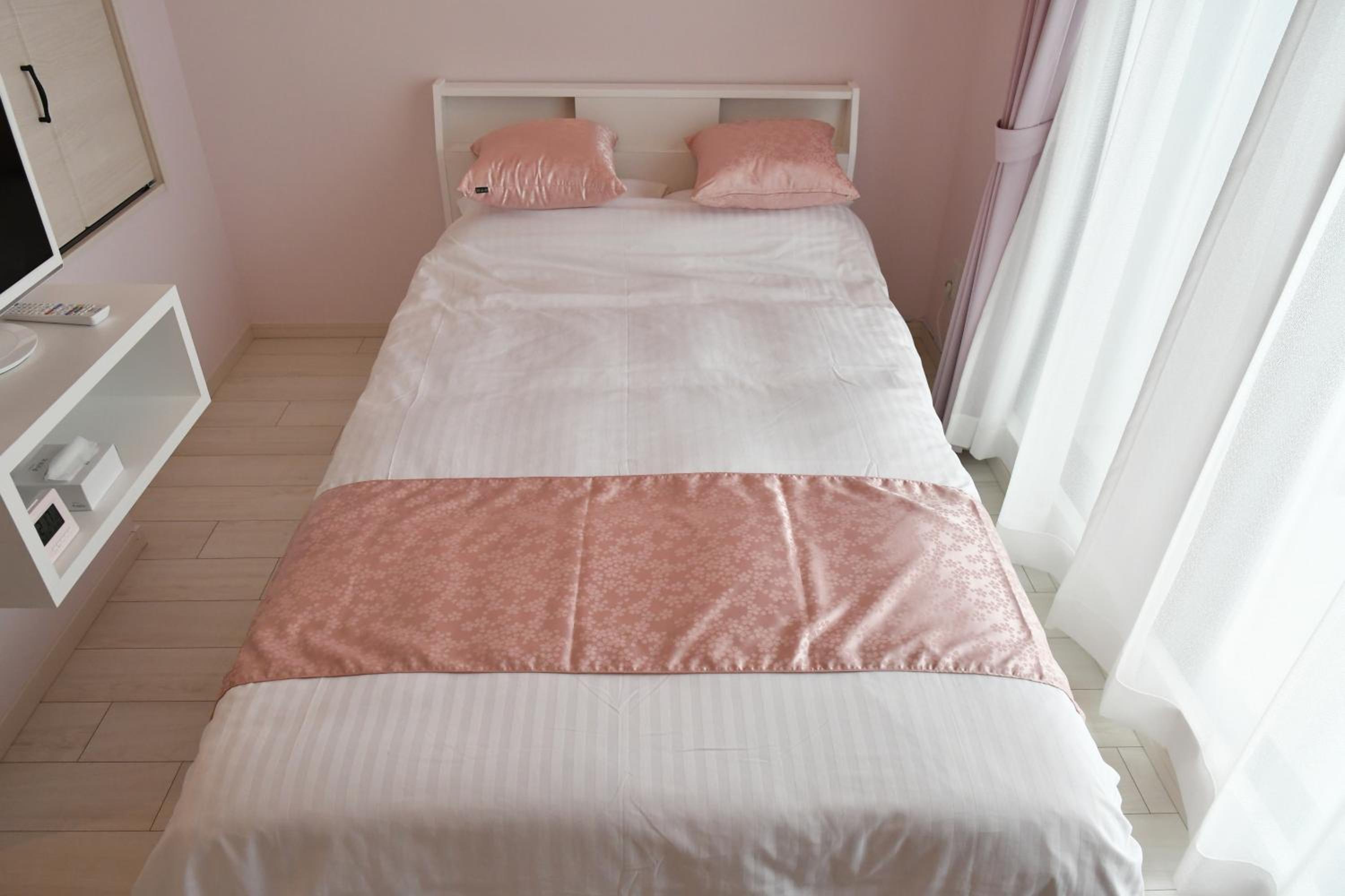 Economy Double Room With Small Double Bed - Photo 4