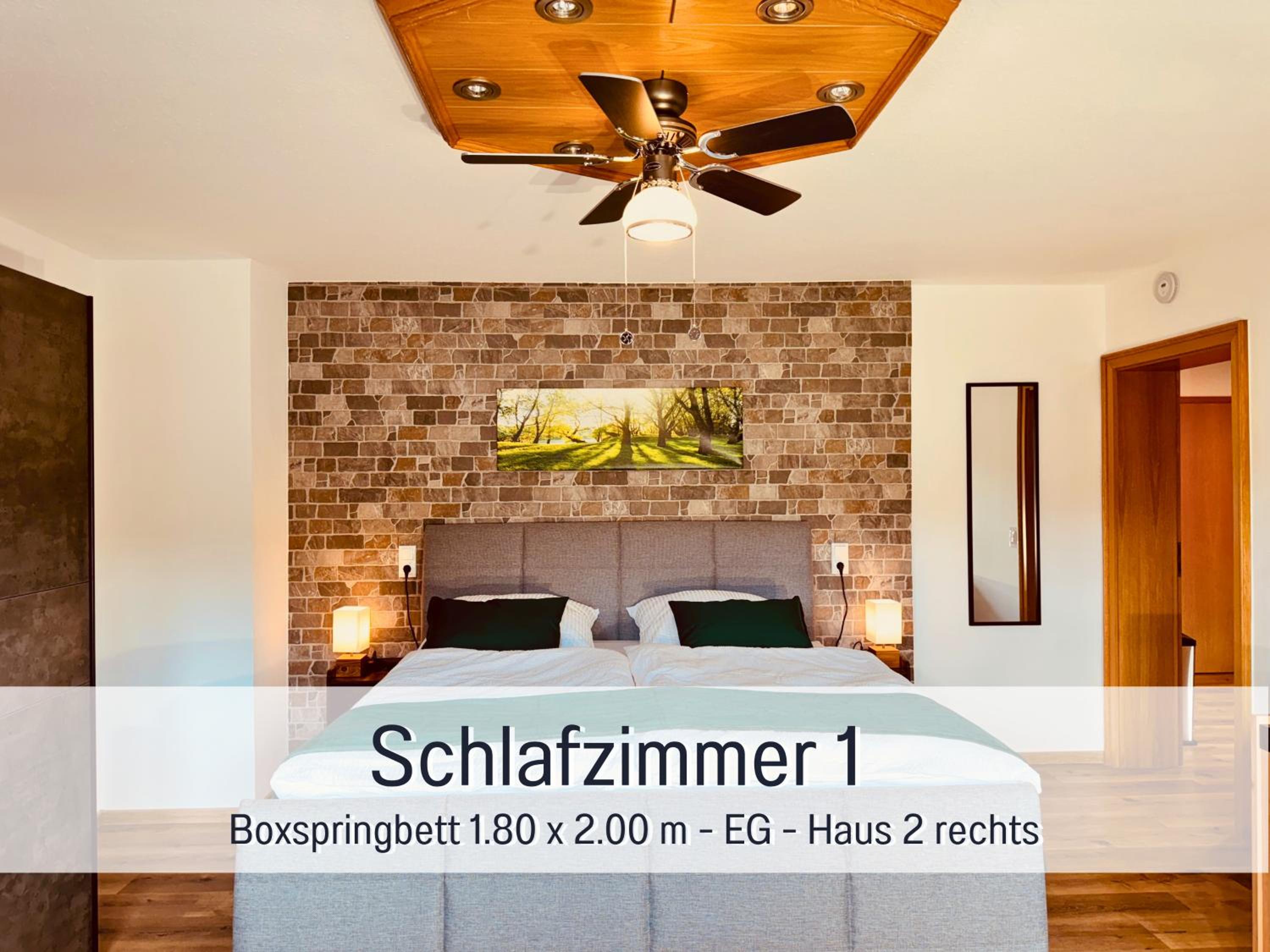 Six-Bedroom House photo 1