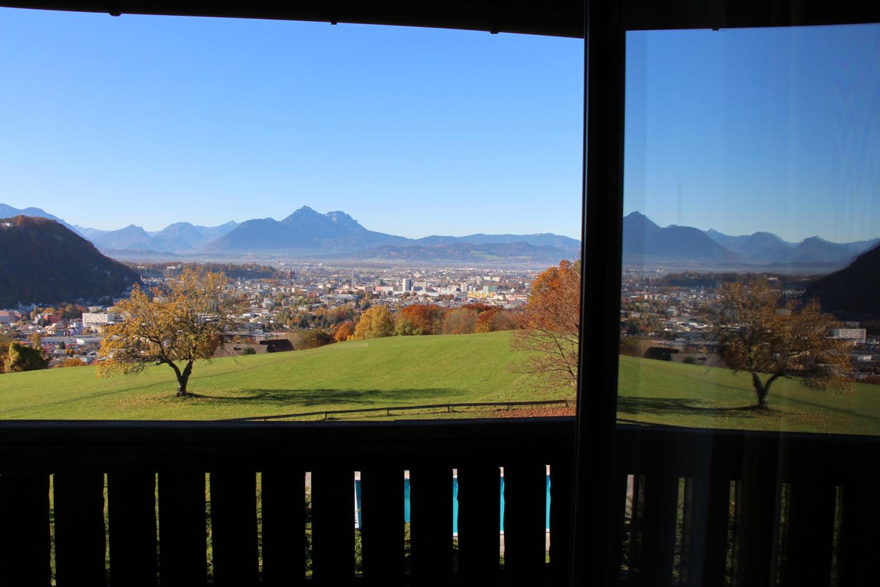 Double Room with Balcony and City View - Photo 4