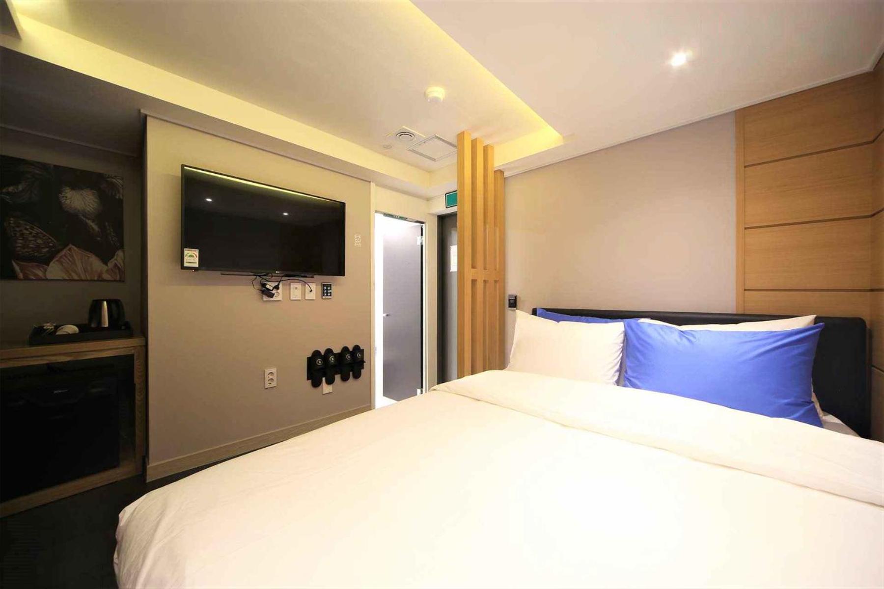 Economy Double Room - Photo 2
