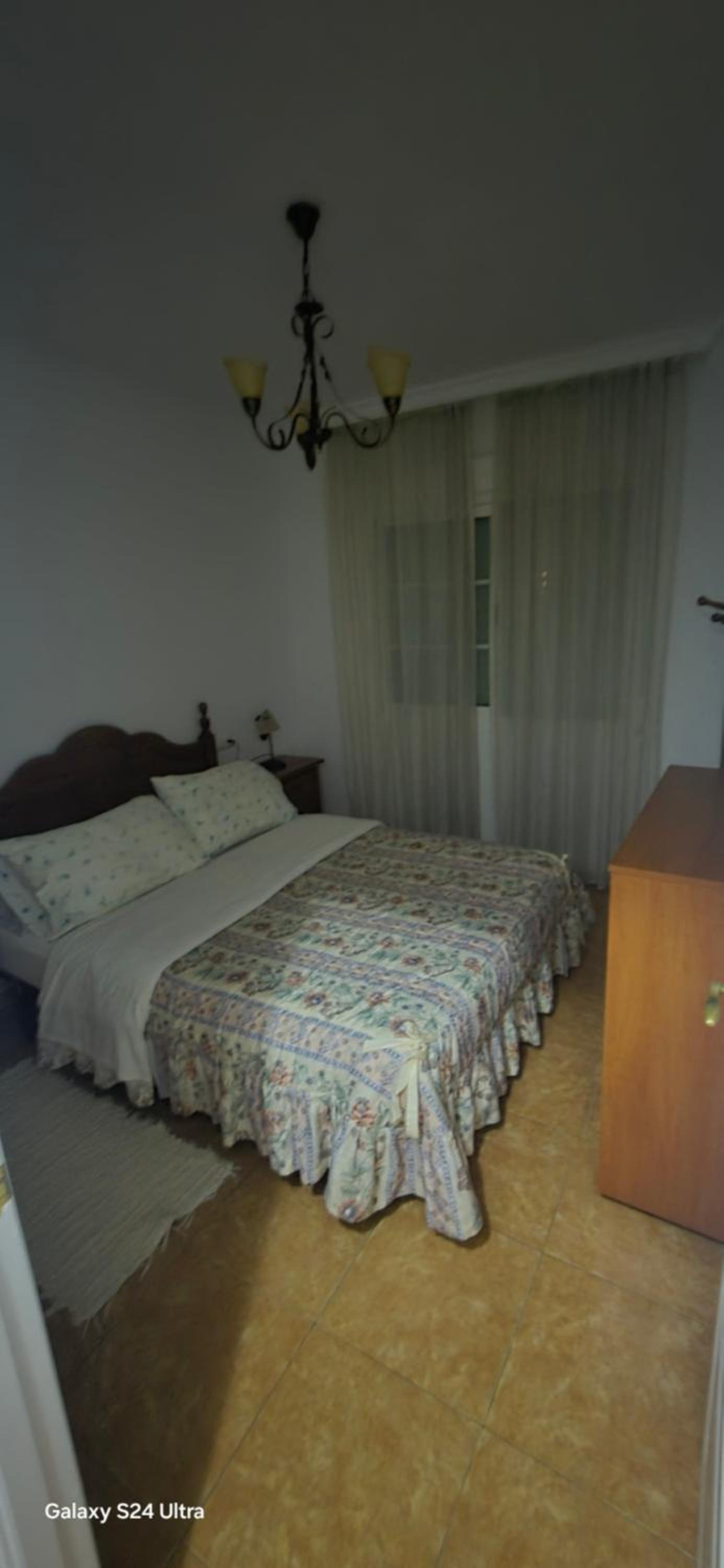 Apartamento de dos habitaciones con balcón y vista al mar