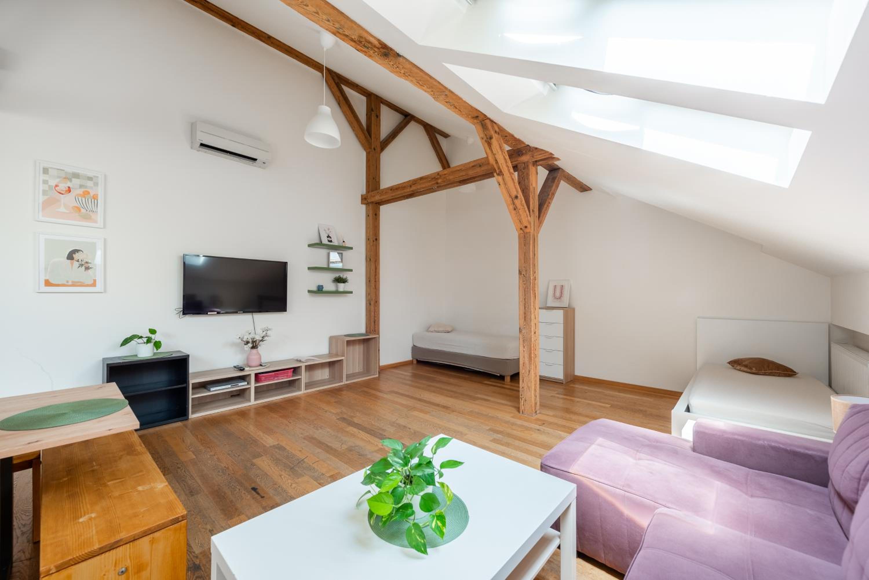 Three-Bedroom Deluxe Apartment