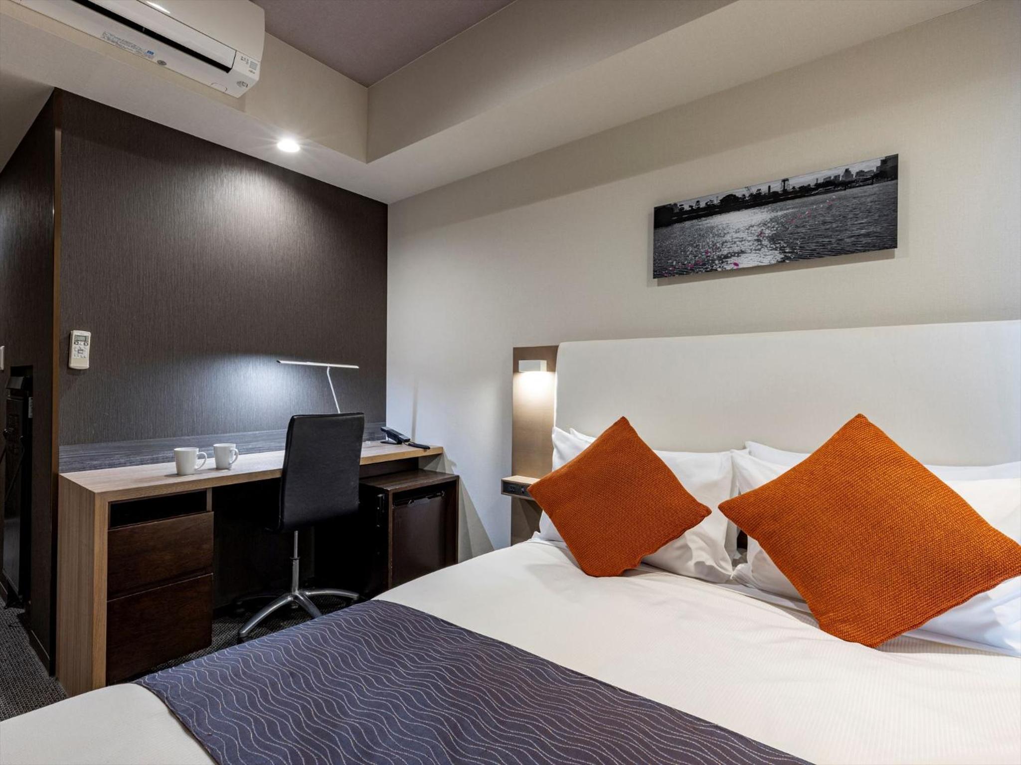 Cozy Double Room - Non-Smoking photo 2