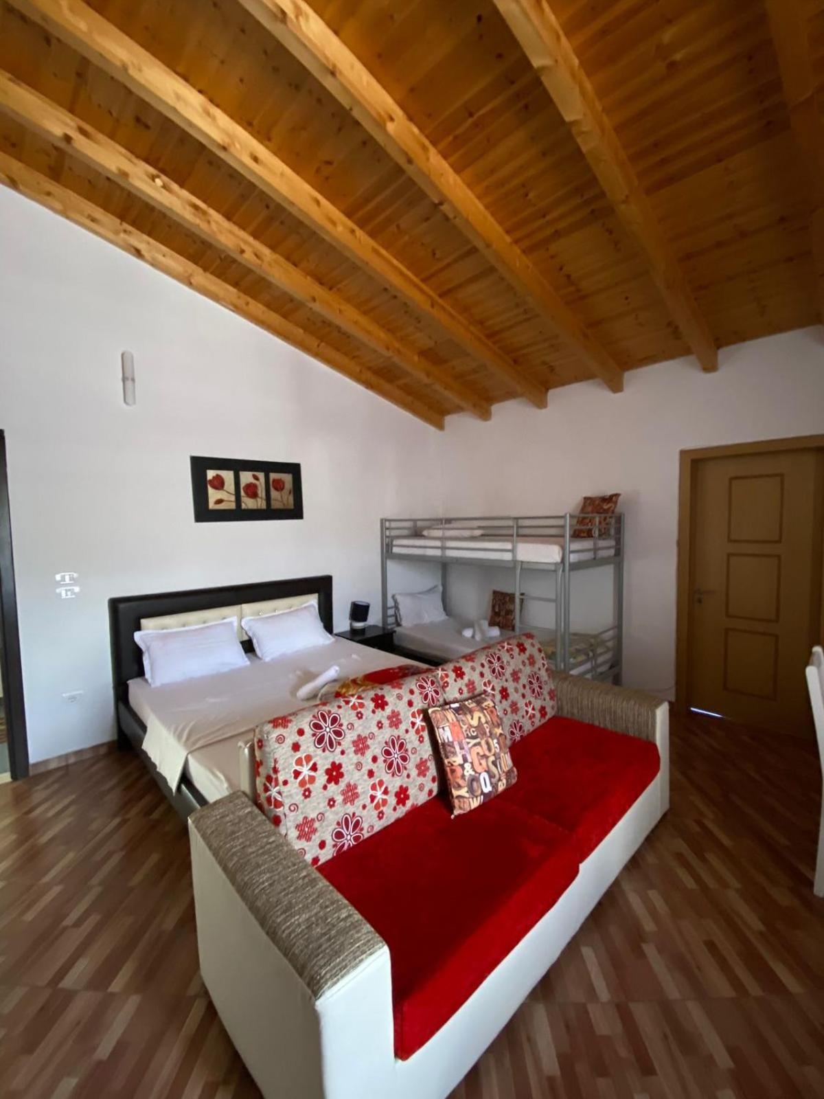 One-Bedroom House photo 3