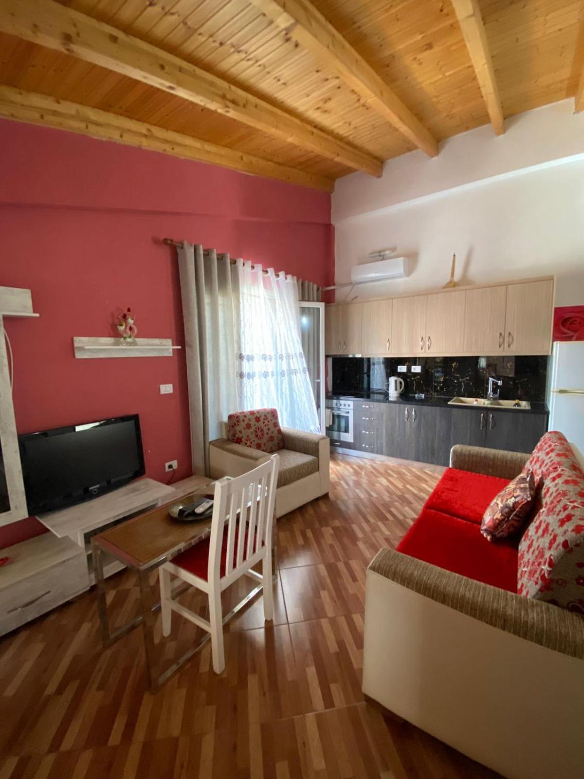 One-Bedroom House photo 2