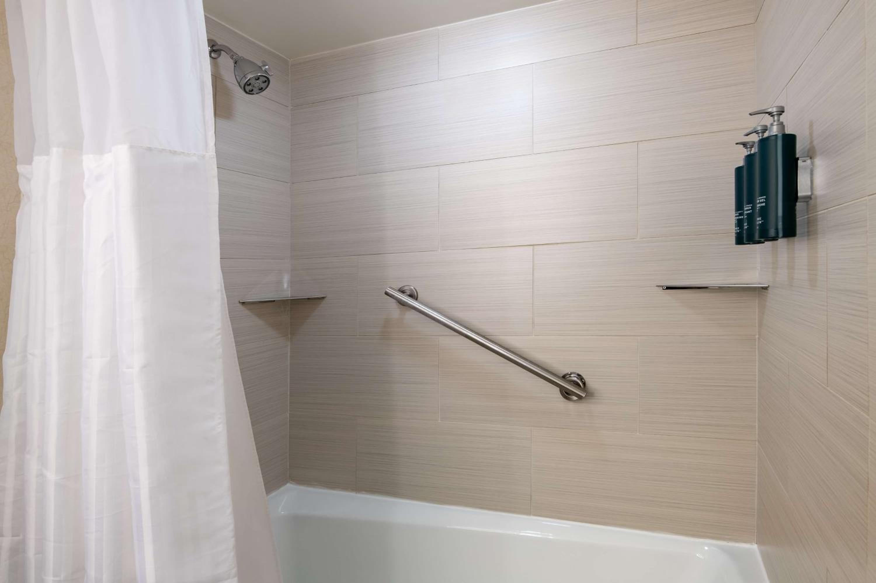 Standard Double Room with Two Double Beds - Photo 2