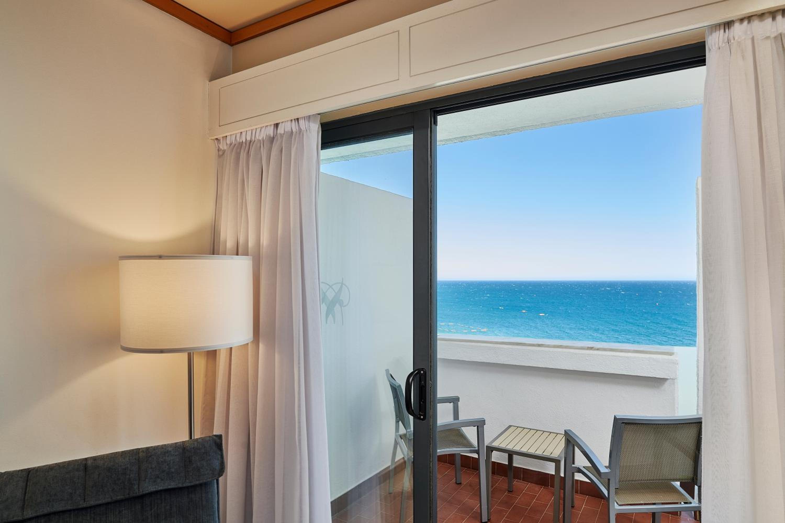 Standard Twin Room with Sea View photo 2