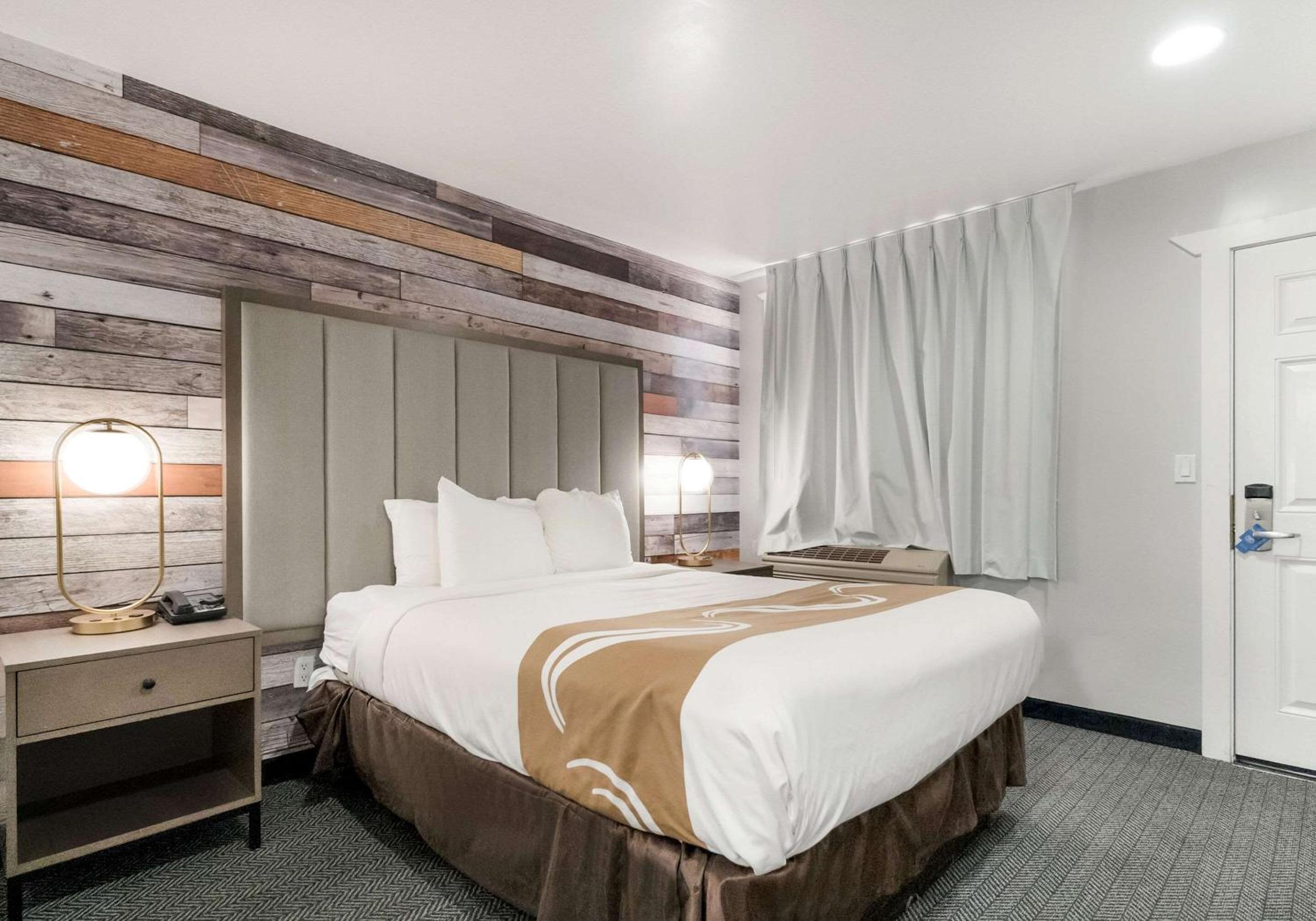 Queen Room - Accessible/Non-Smoking - Photo 3
