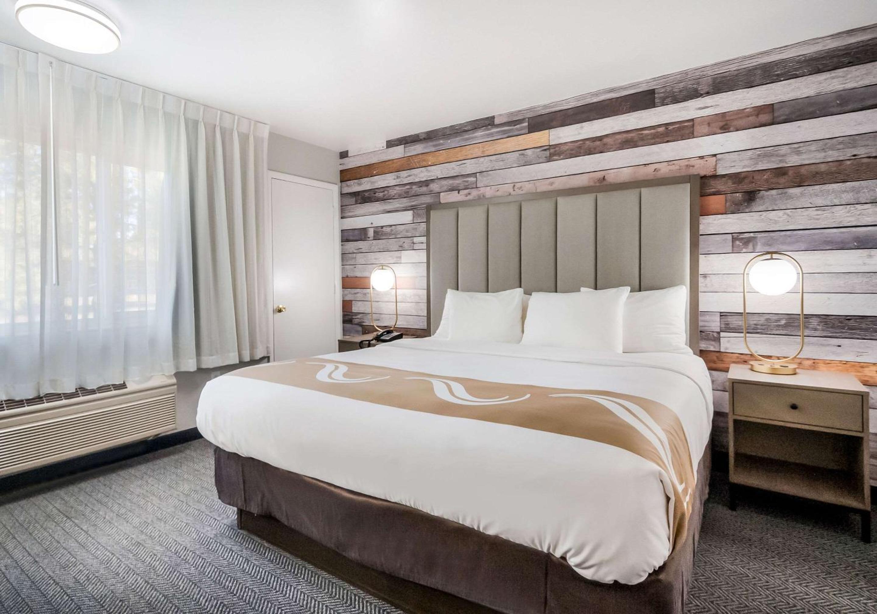 Standard King Room - Photo 1
