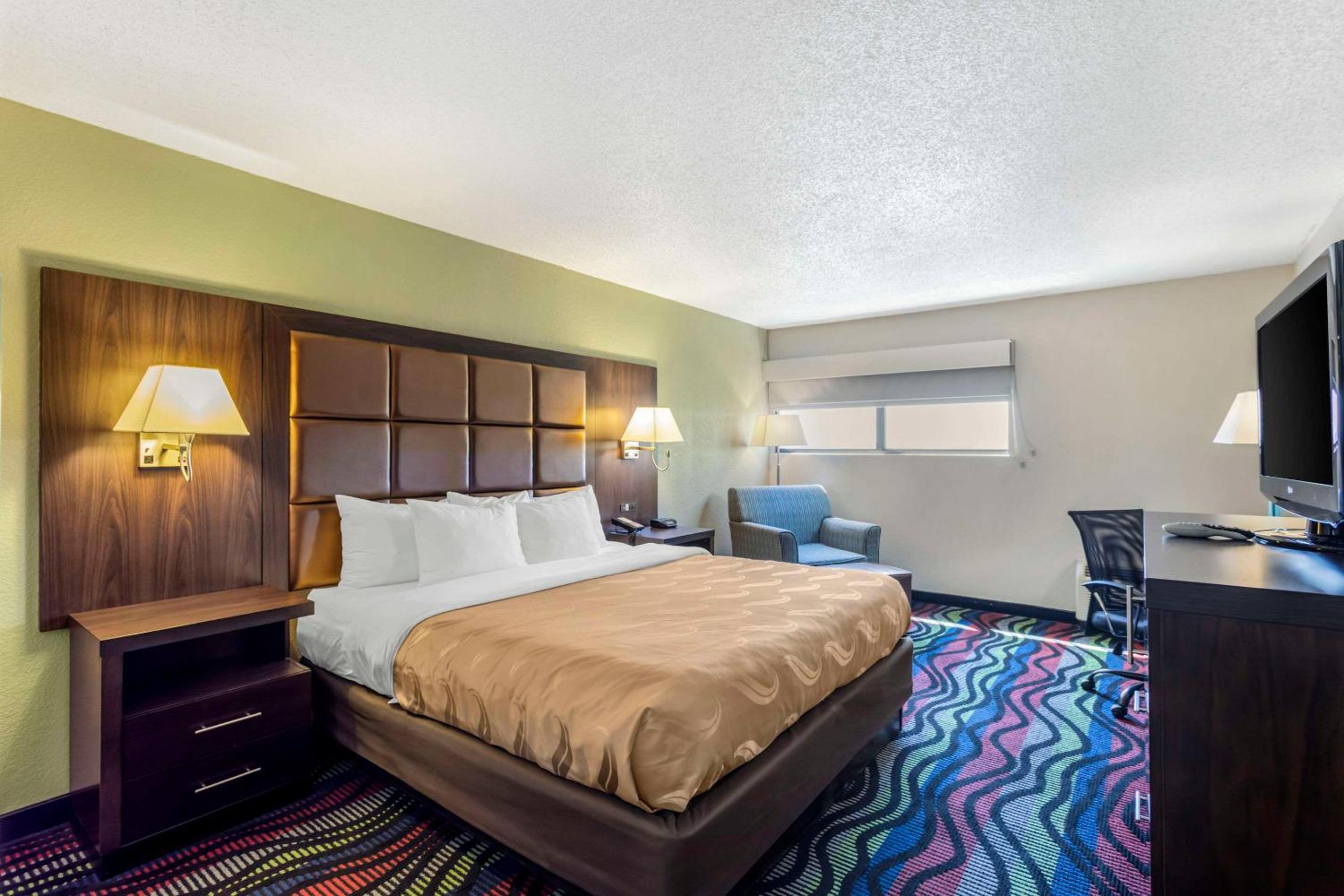 King Room - Accessible/Non-Smoking - Photo 8