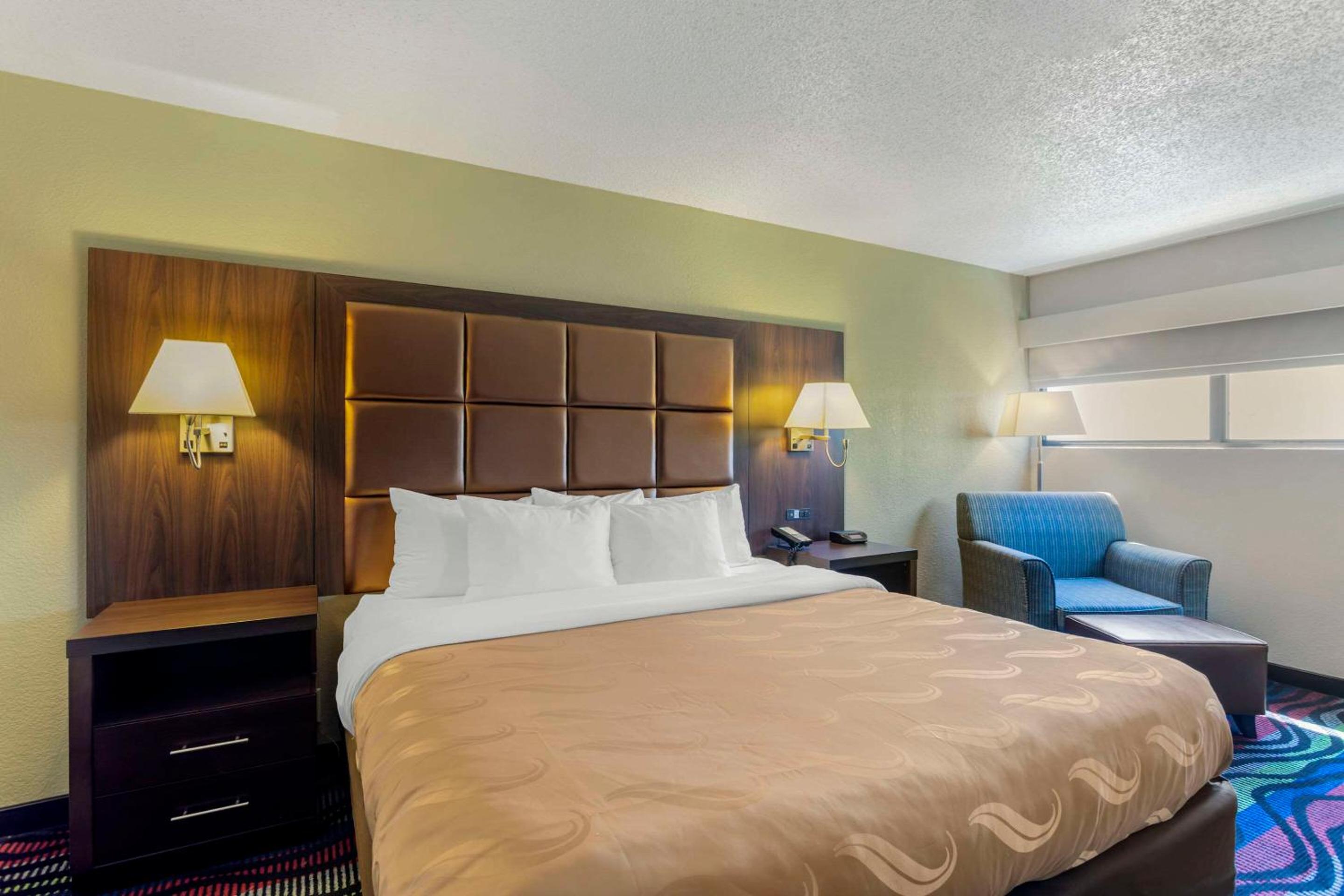 King Room - Accessible/Non-Smoking - Photo 11