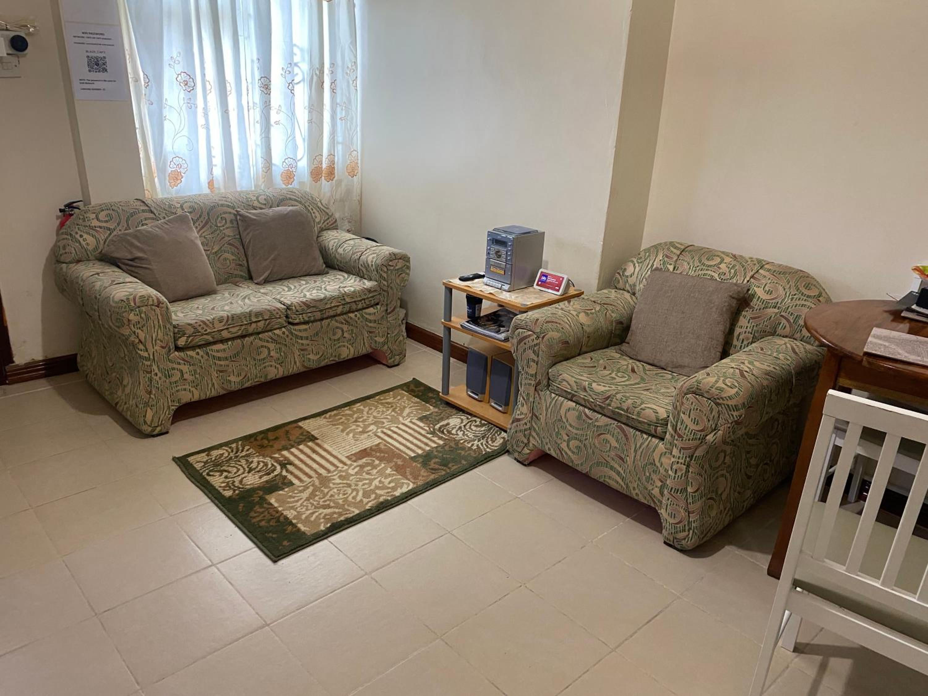 One-Bedroom Apartment photo 1