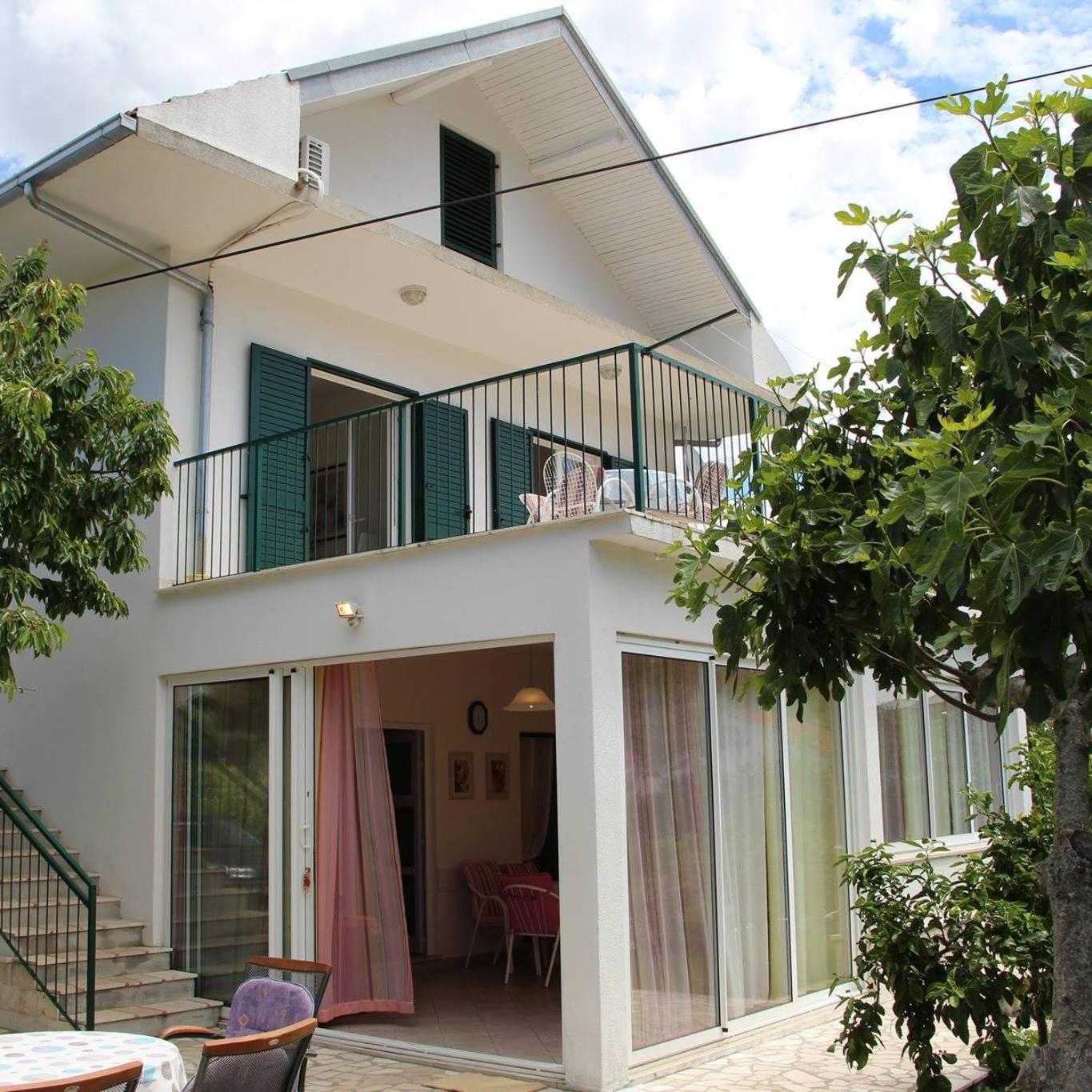 Four-Bedroom House photo 2