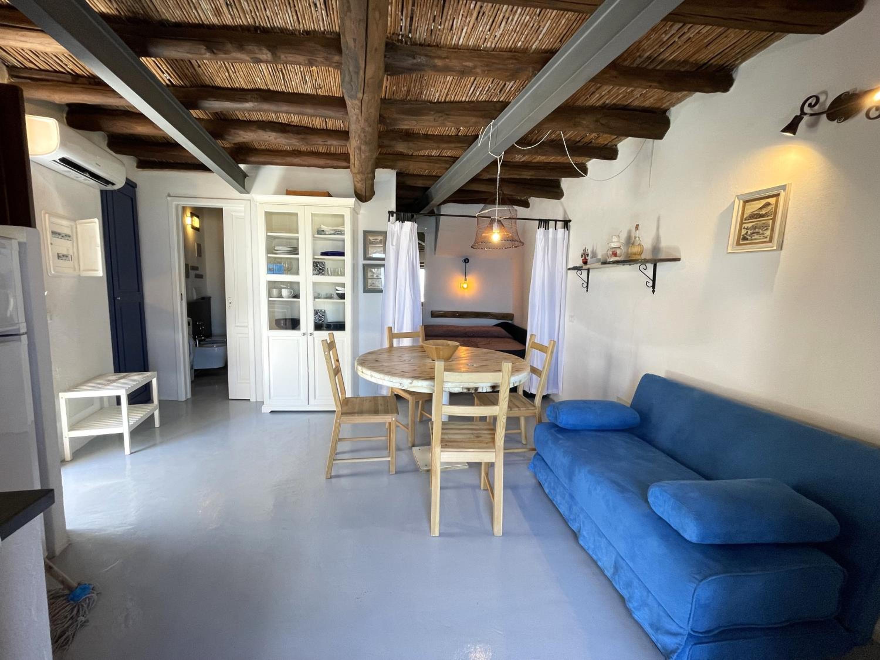 Studio Apartment photo 2