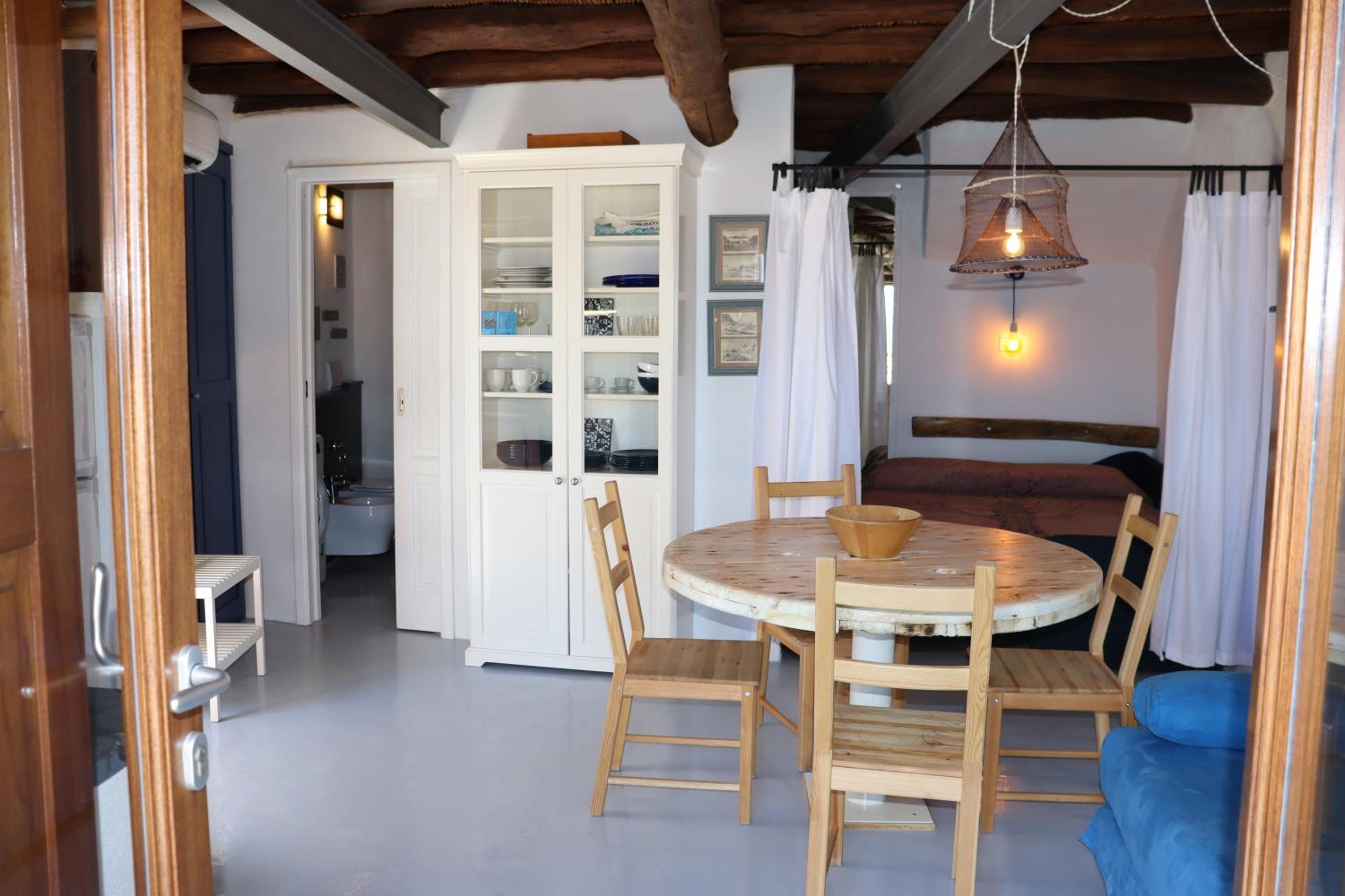 Studio Apartment photo 3