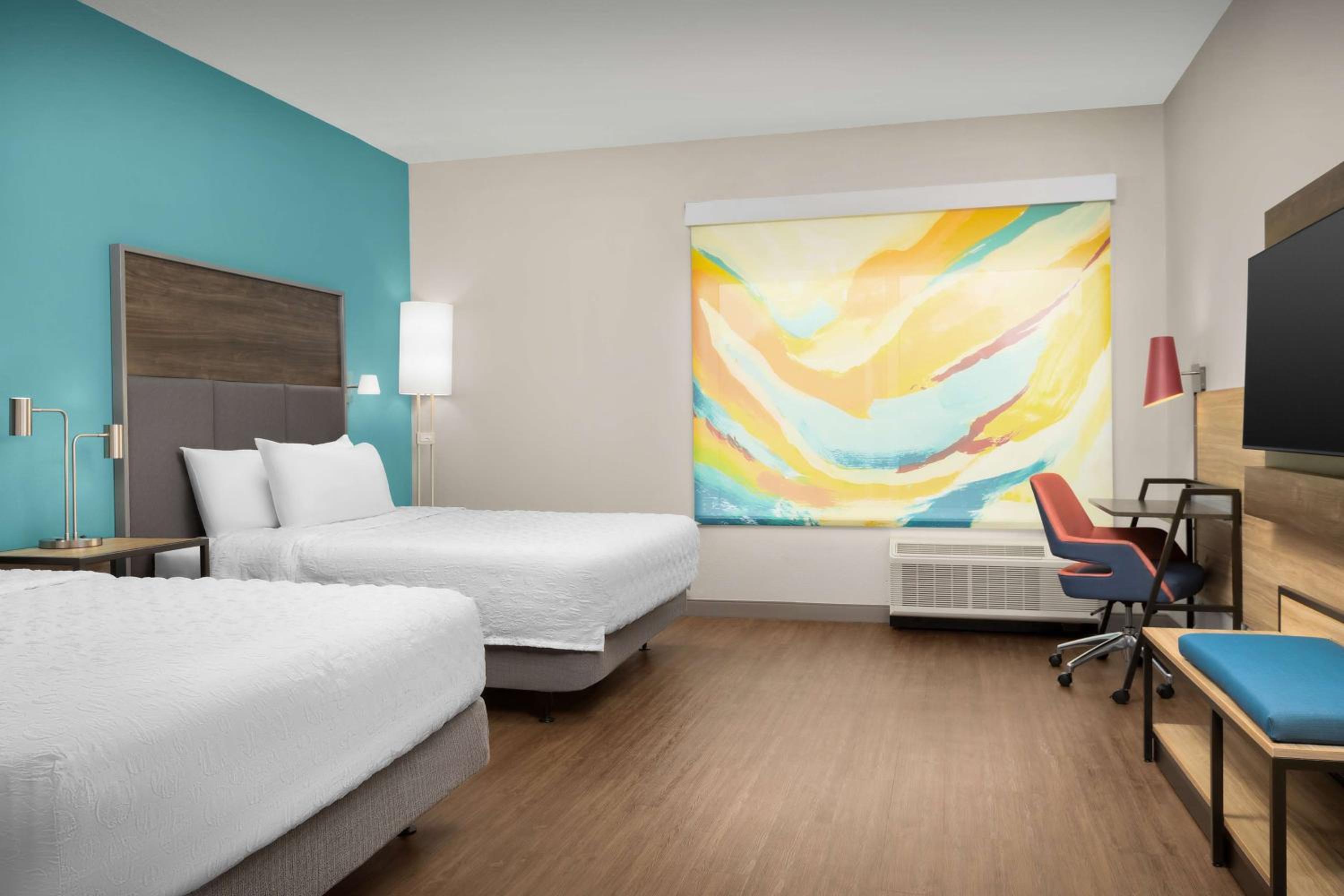 Queen Room with Two Queen Beds - Mobility Access - Photo 2