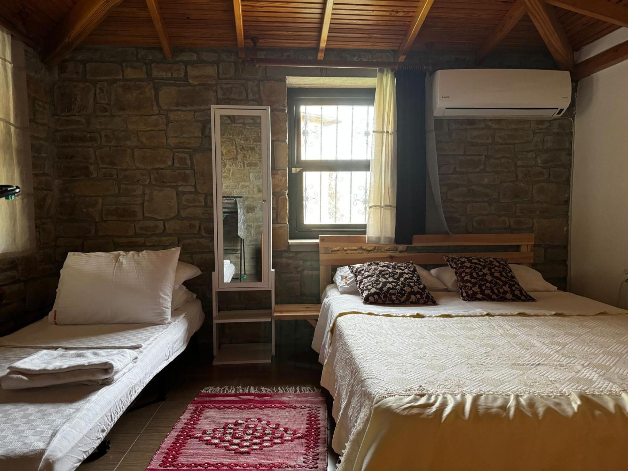 One-Bedroom House photo 1