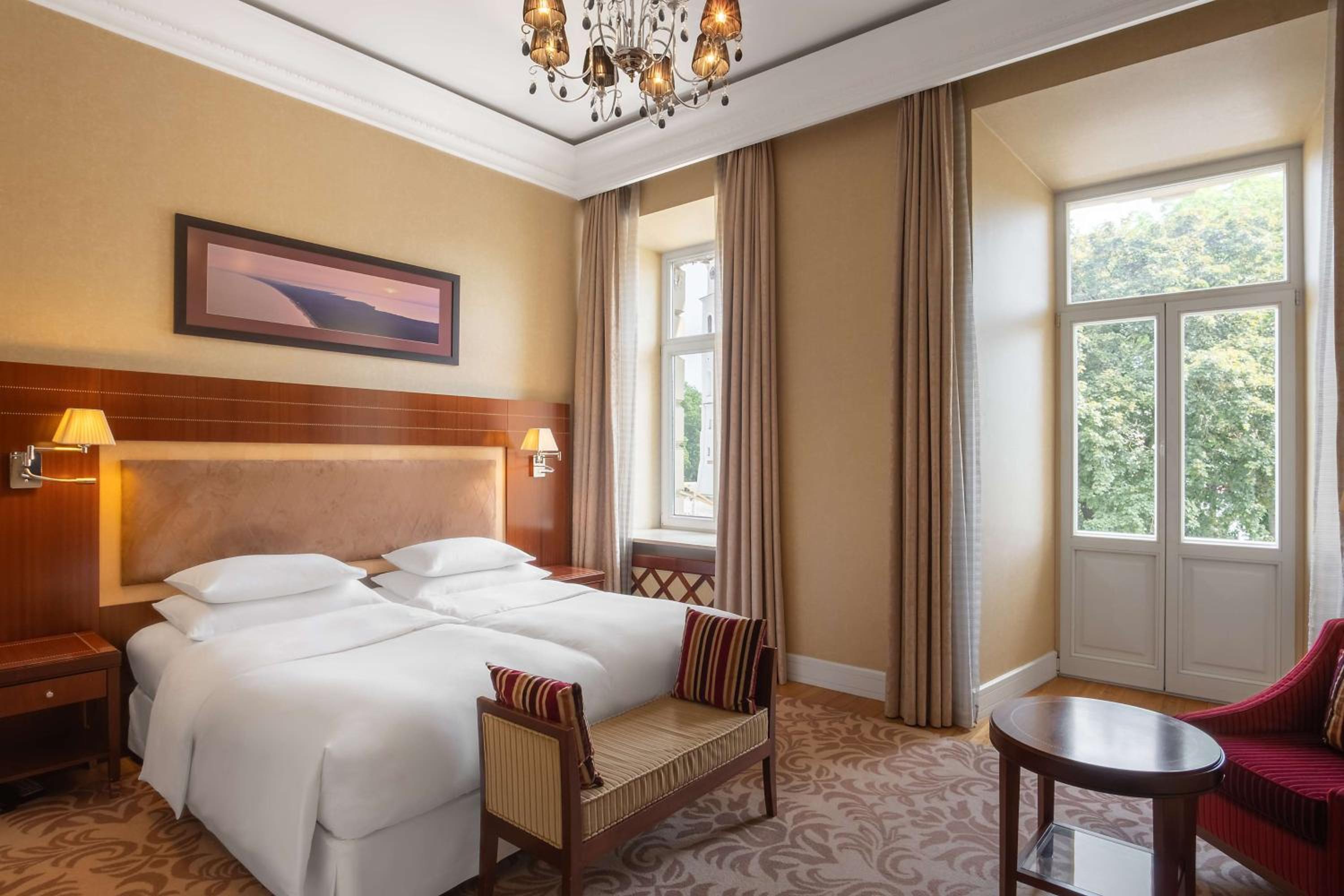 Deluxe Twin Room with Balcony