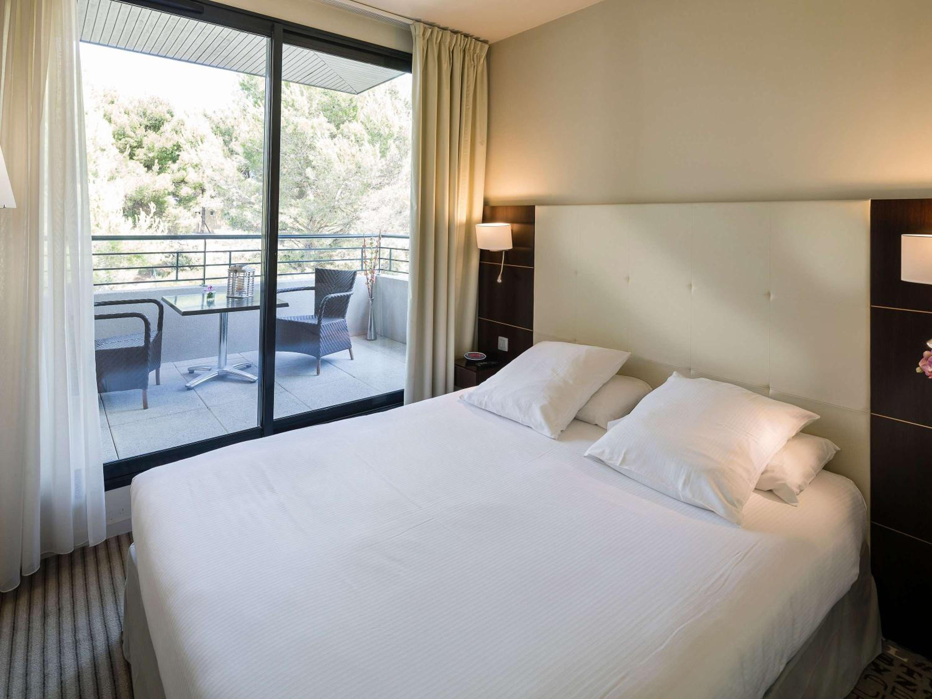 Queen Suite with Sofa Bed and Terrace