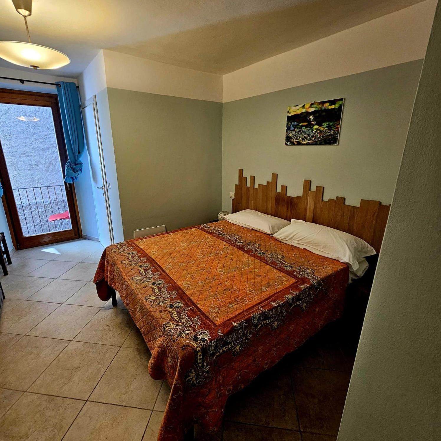 Budget Double Room photo 2