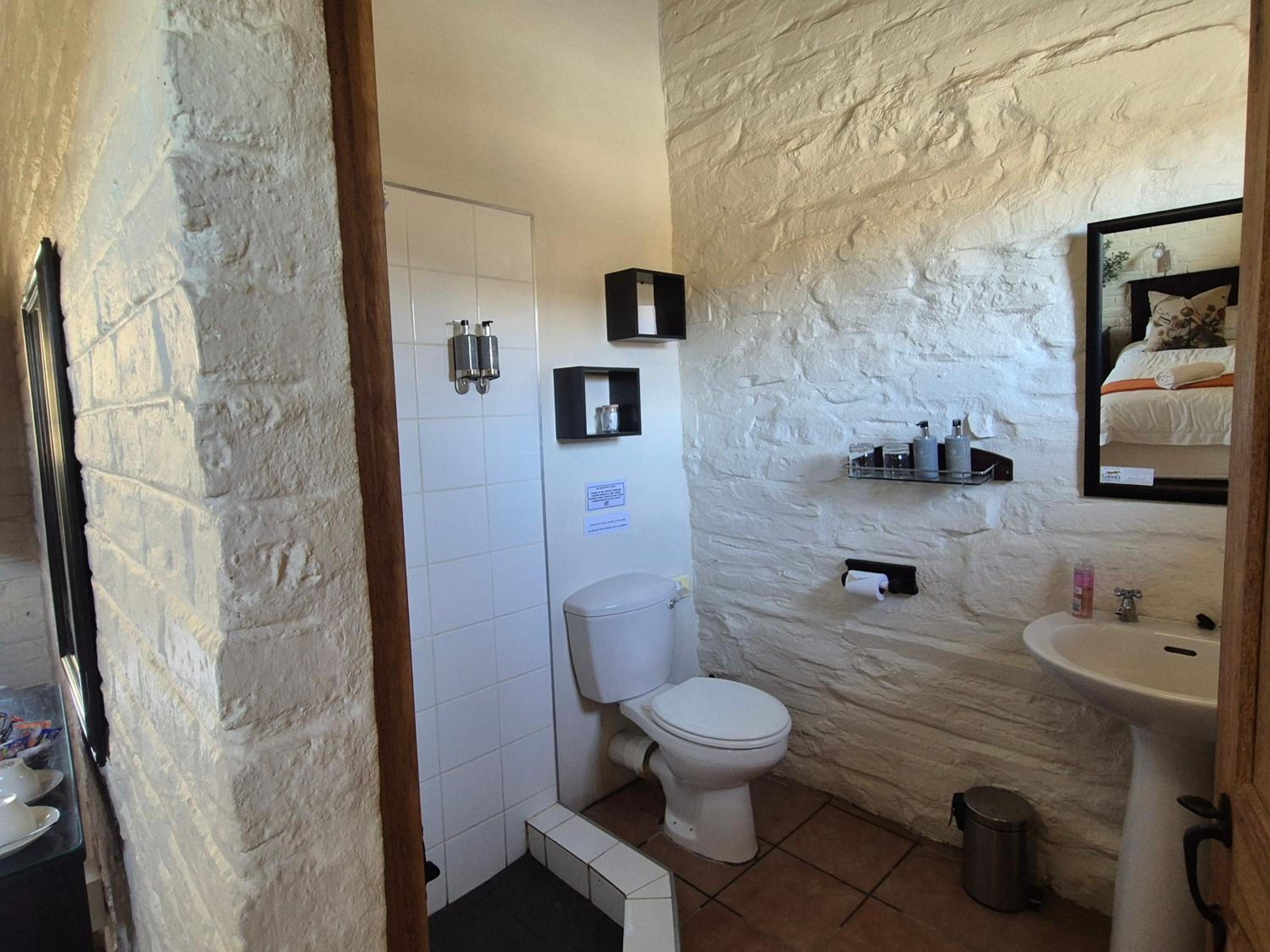 Double or Twin Room with Shower - Photo 4