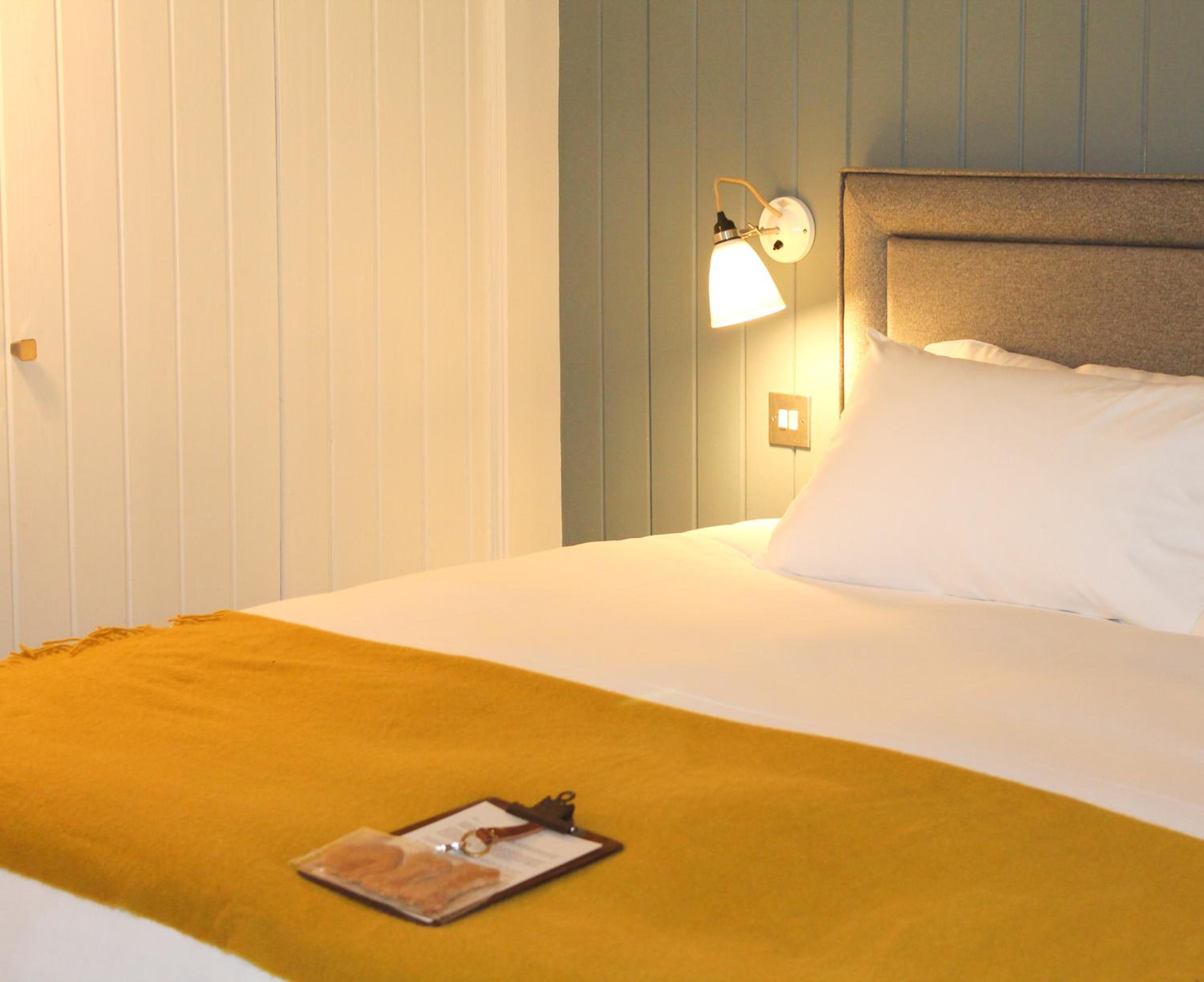 Deluxe Double Room - Photo 9