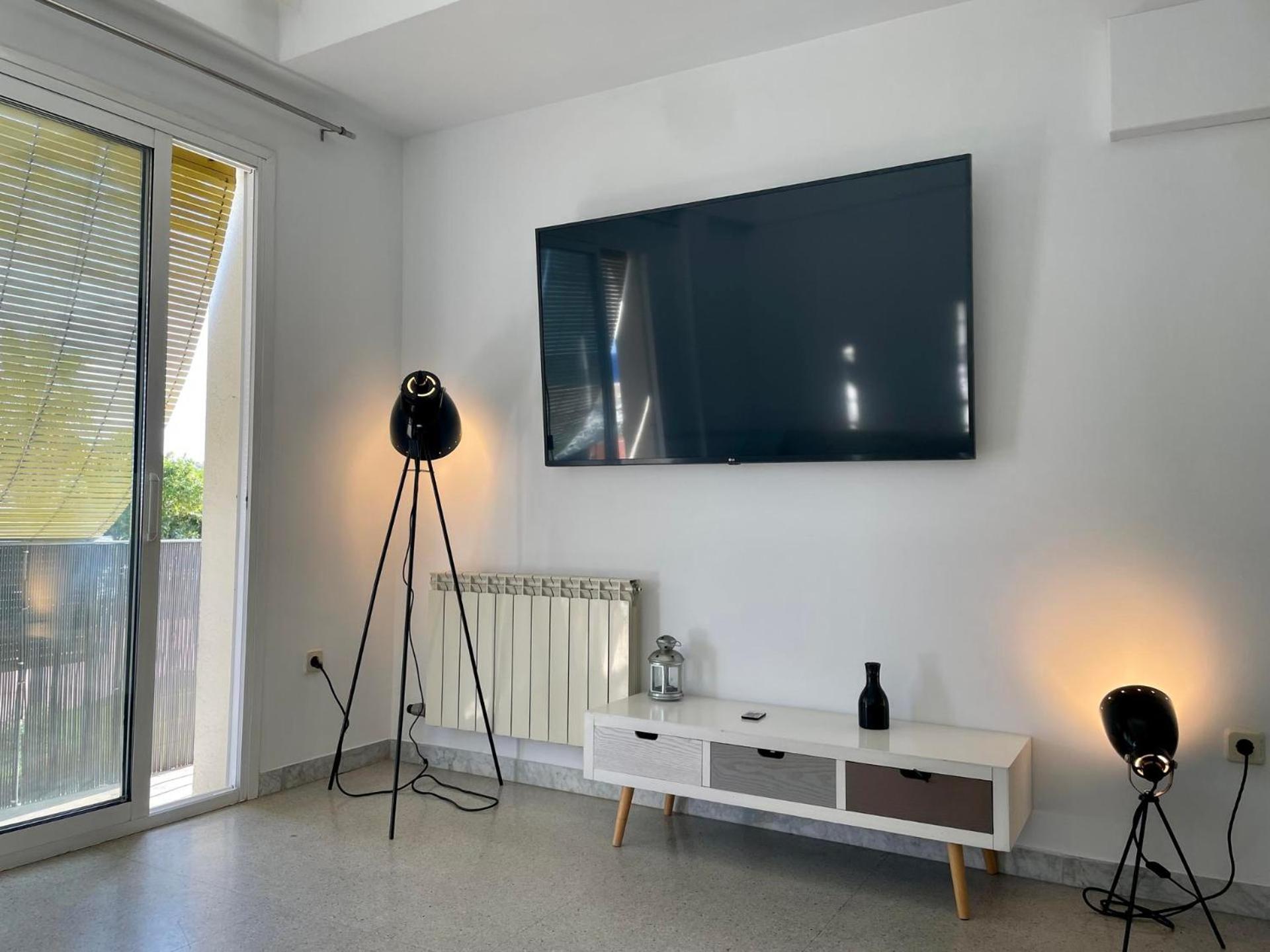 Apartamento de cuatro habitaciones con vista al mar