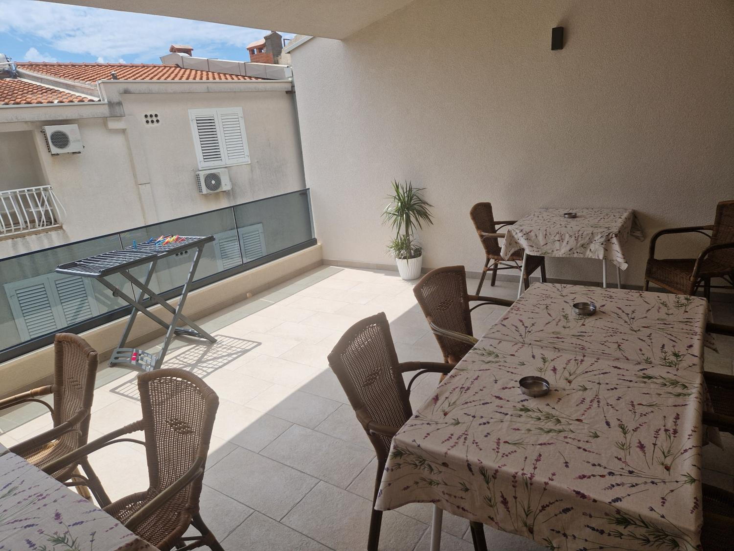 One-Bedroom Apartment with Balcony