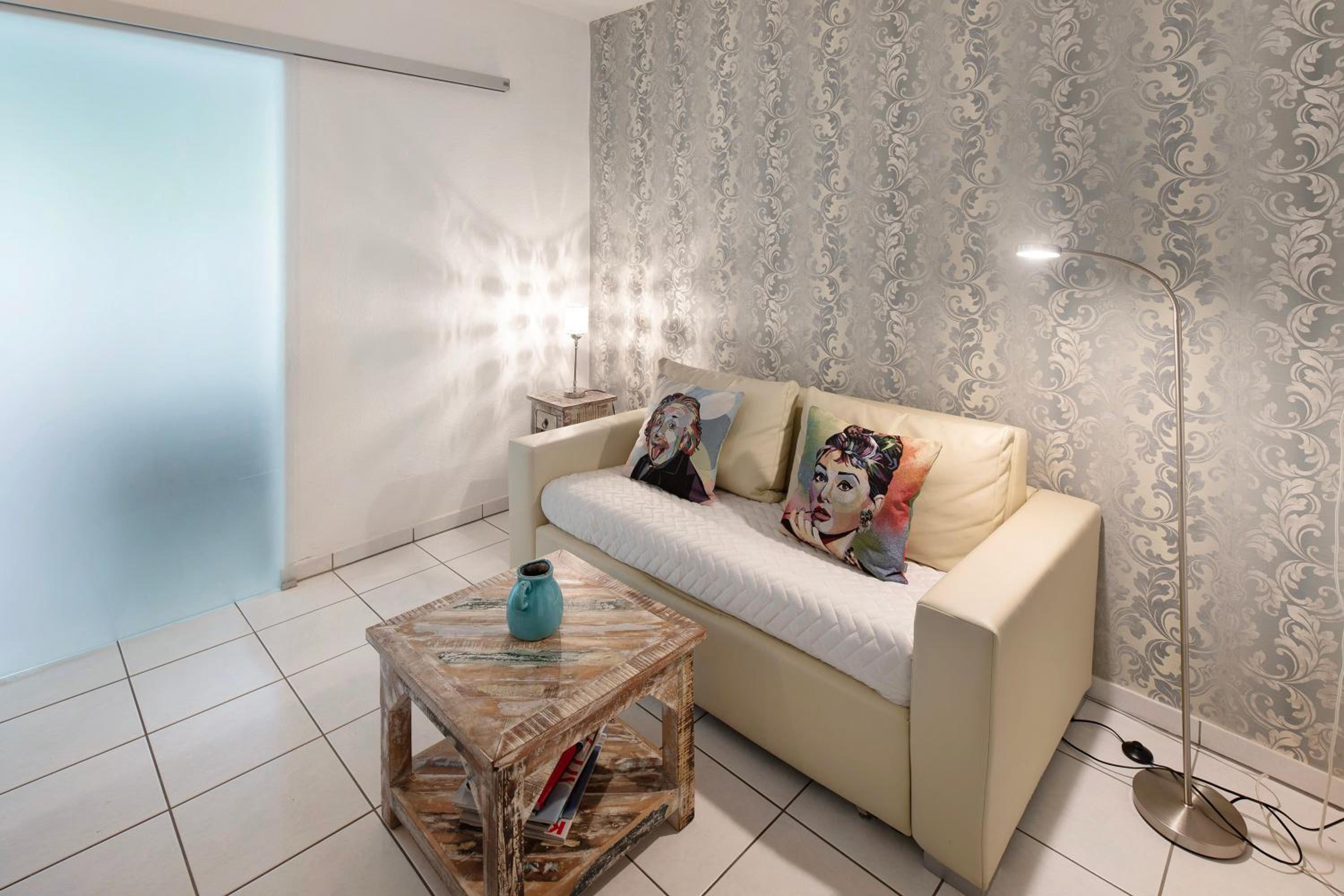 One-Bedroom Apartment with Garden View photo 3