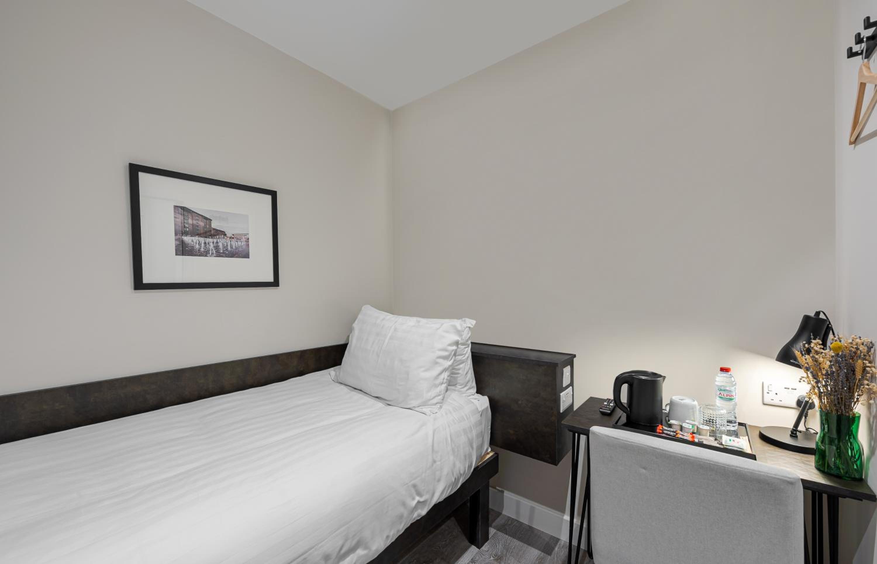 Budget Single Room without Window photo 1