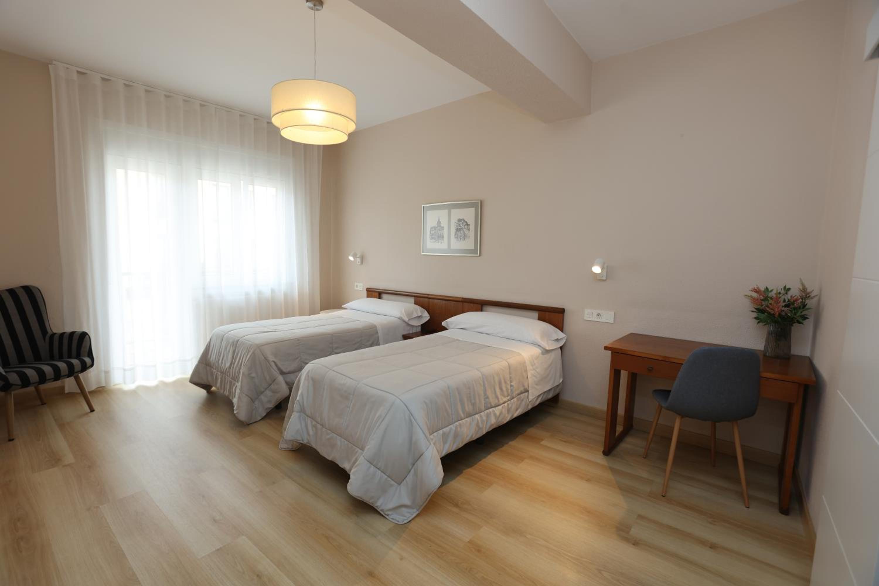 Double Room with Private Bathroom - Photo 1